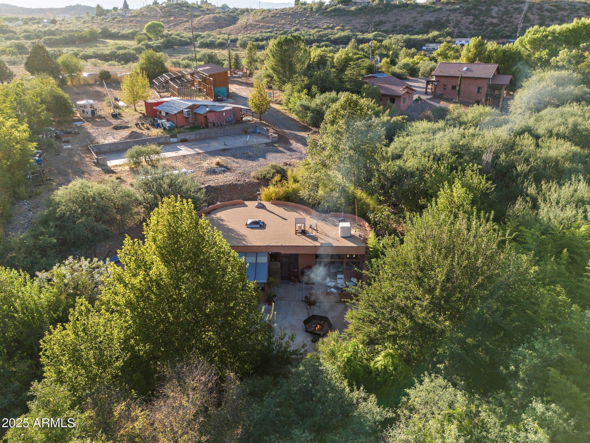 1733 S SUGARLOAF Road