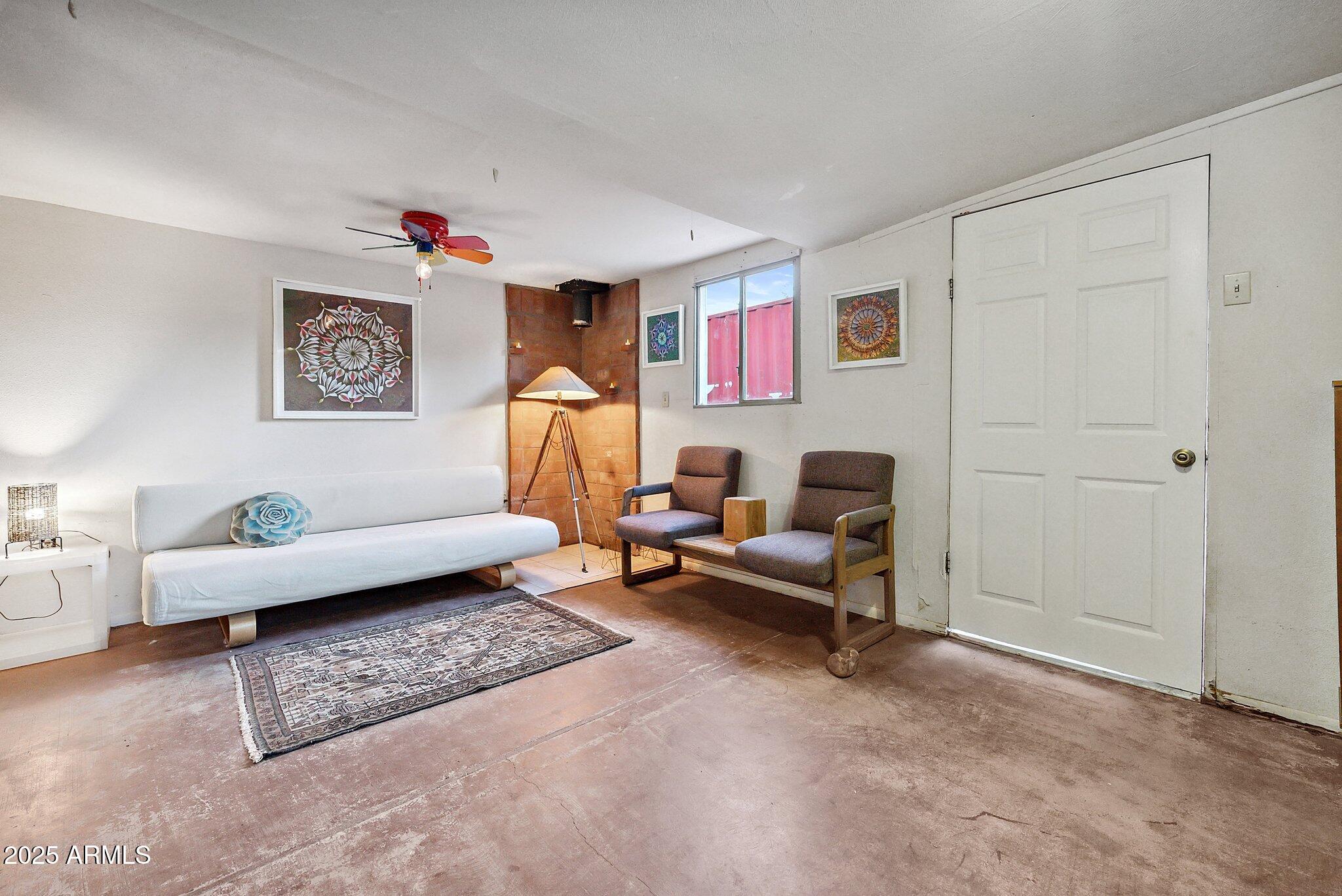 1733 S SUGARLOAF Road