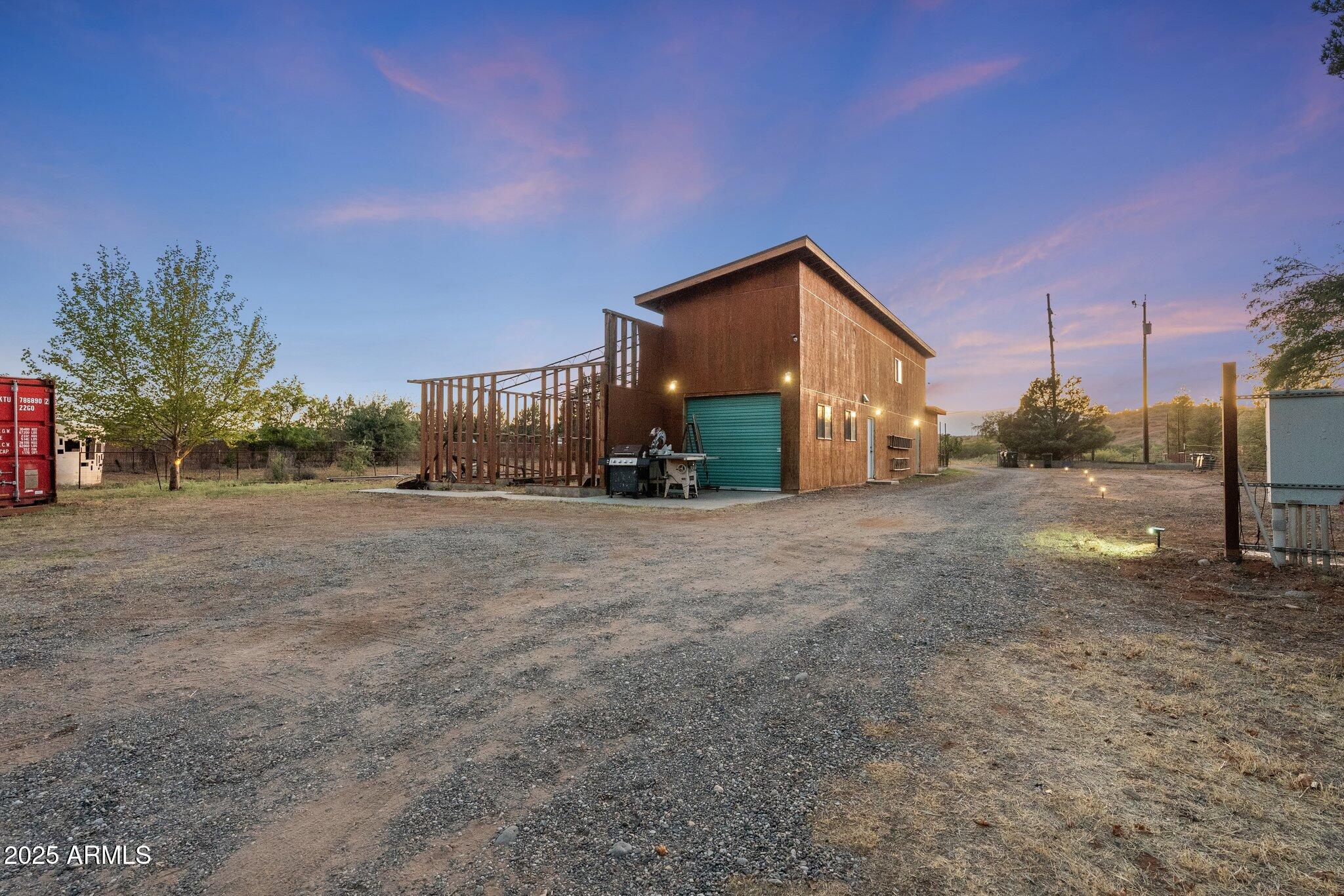 1733 S SUGARLOAF Road