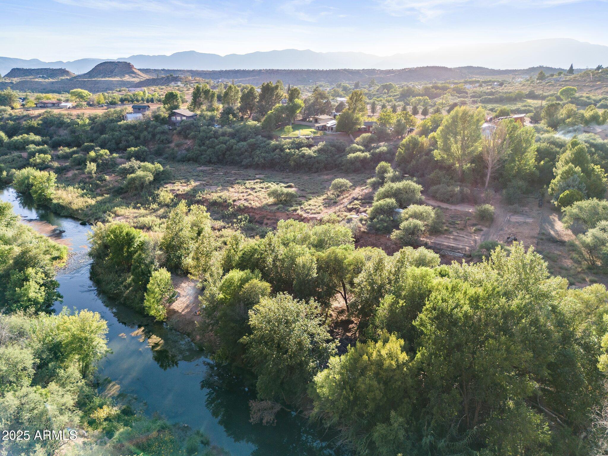 1733 S SUGARLOAF Road