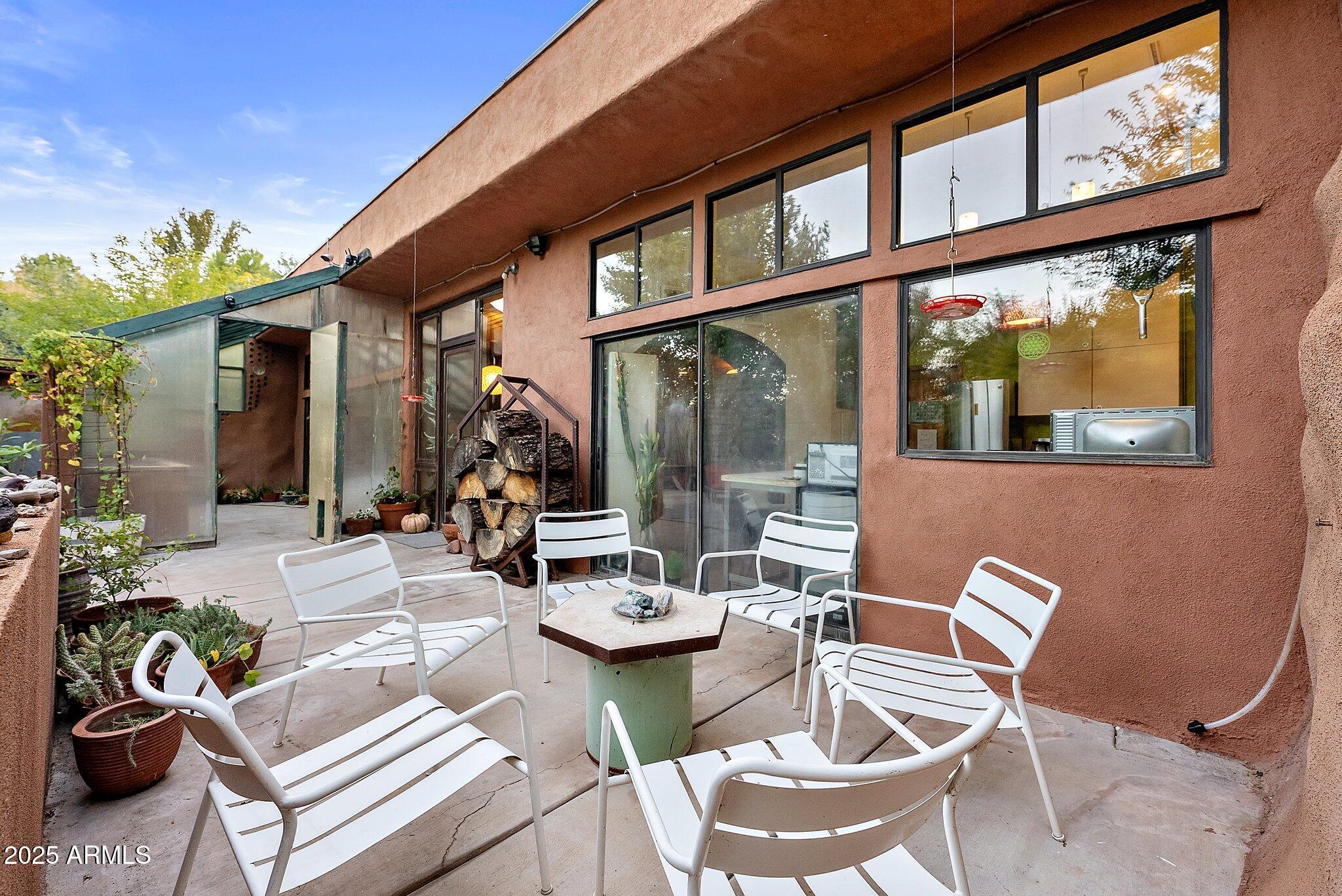 1733 S SUGARLOAF Road