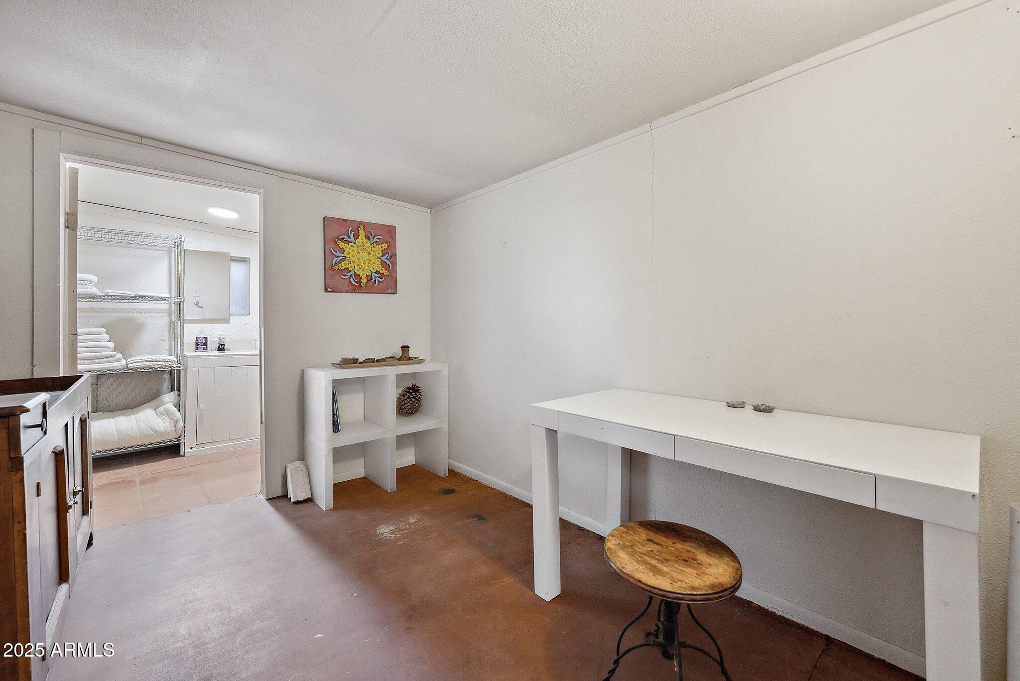 1733 S SUGARLOAF Road