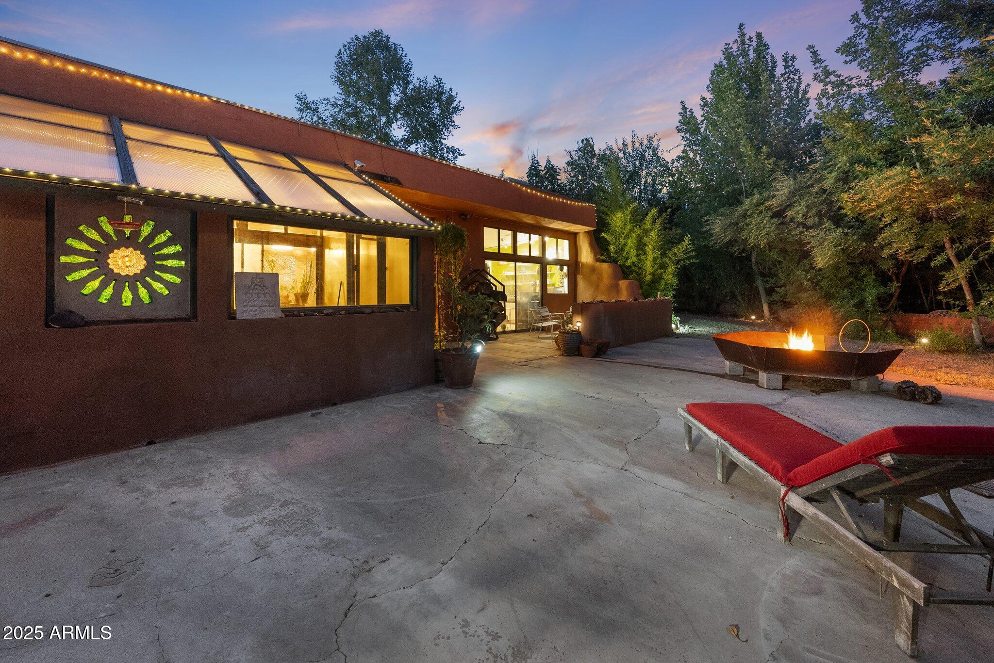 1733 S SUGARLOAF Road