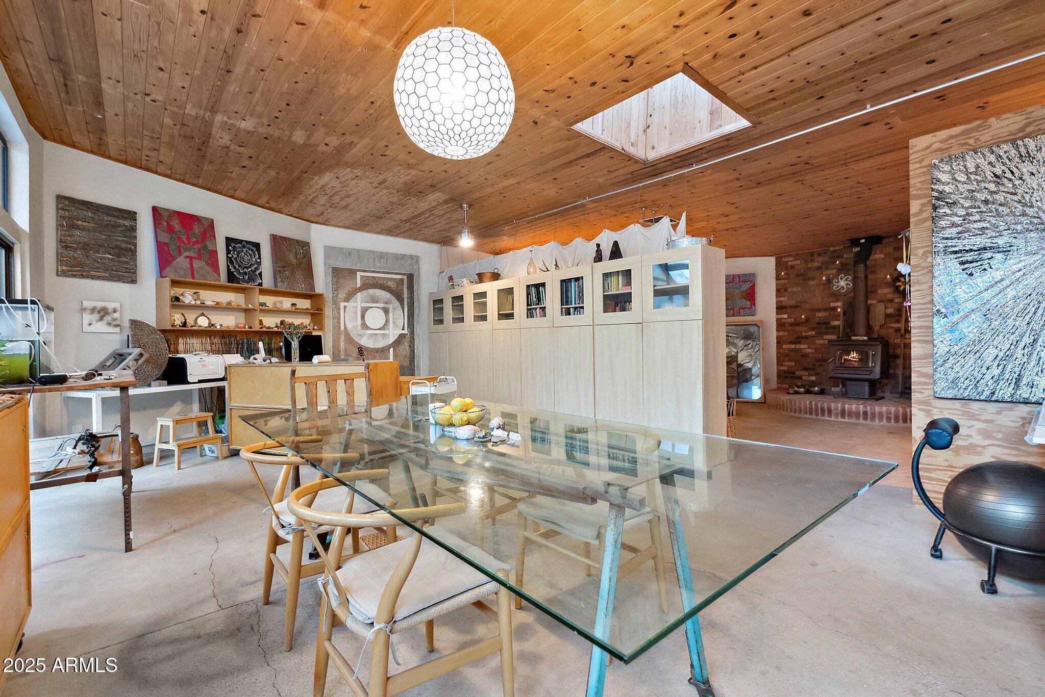 1733 S SUGARLOAF Road