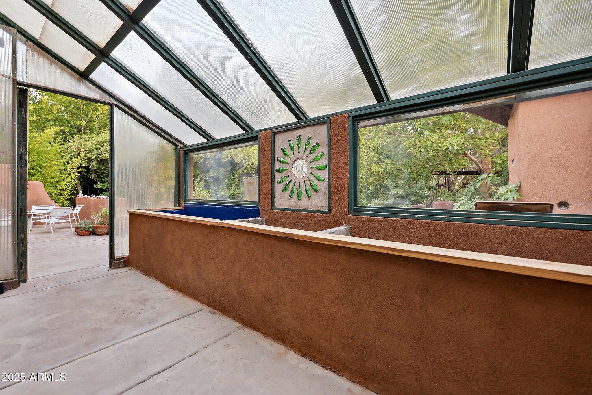 1733 S SUGARLOAF Road