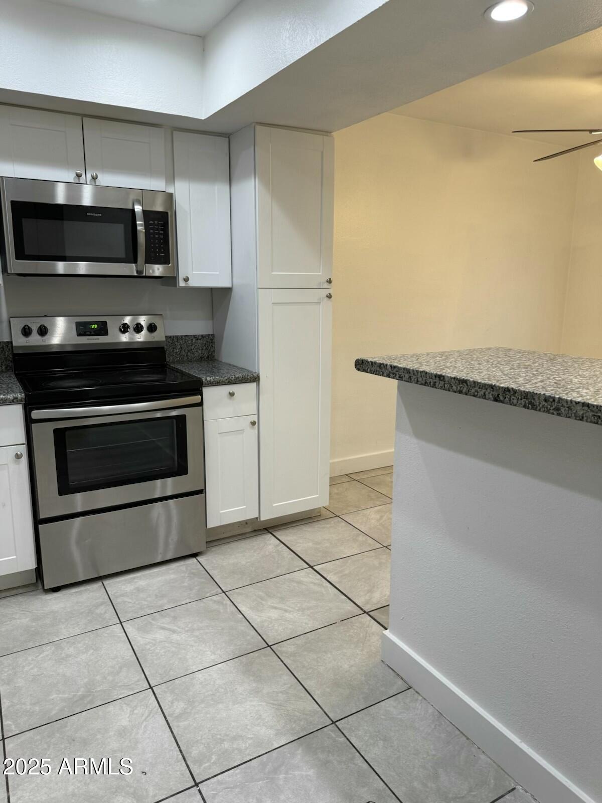 18202 N Cave Creek Road Unit: 17units