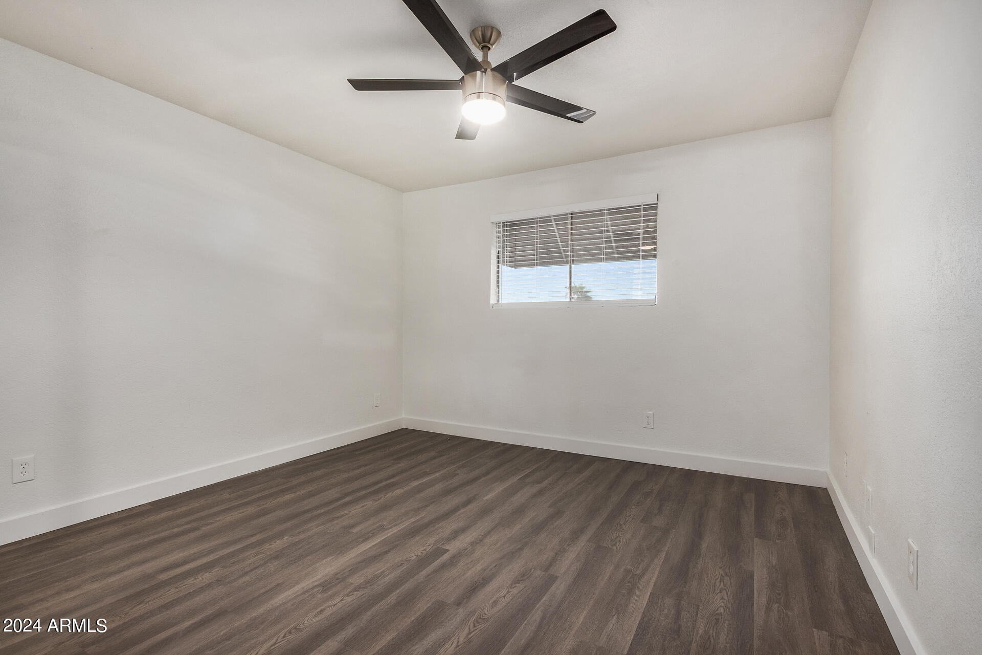 18202 N Cave Creek Road Unit: 17units