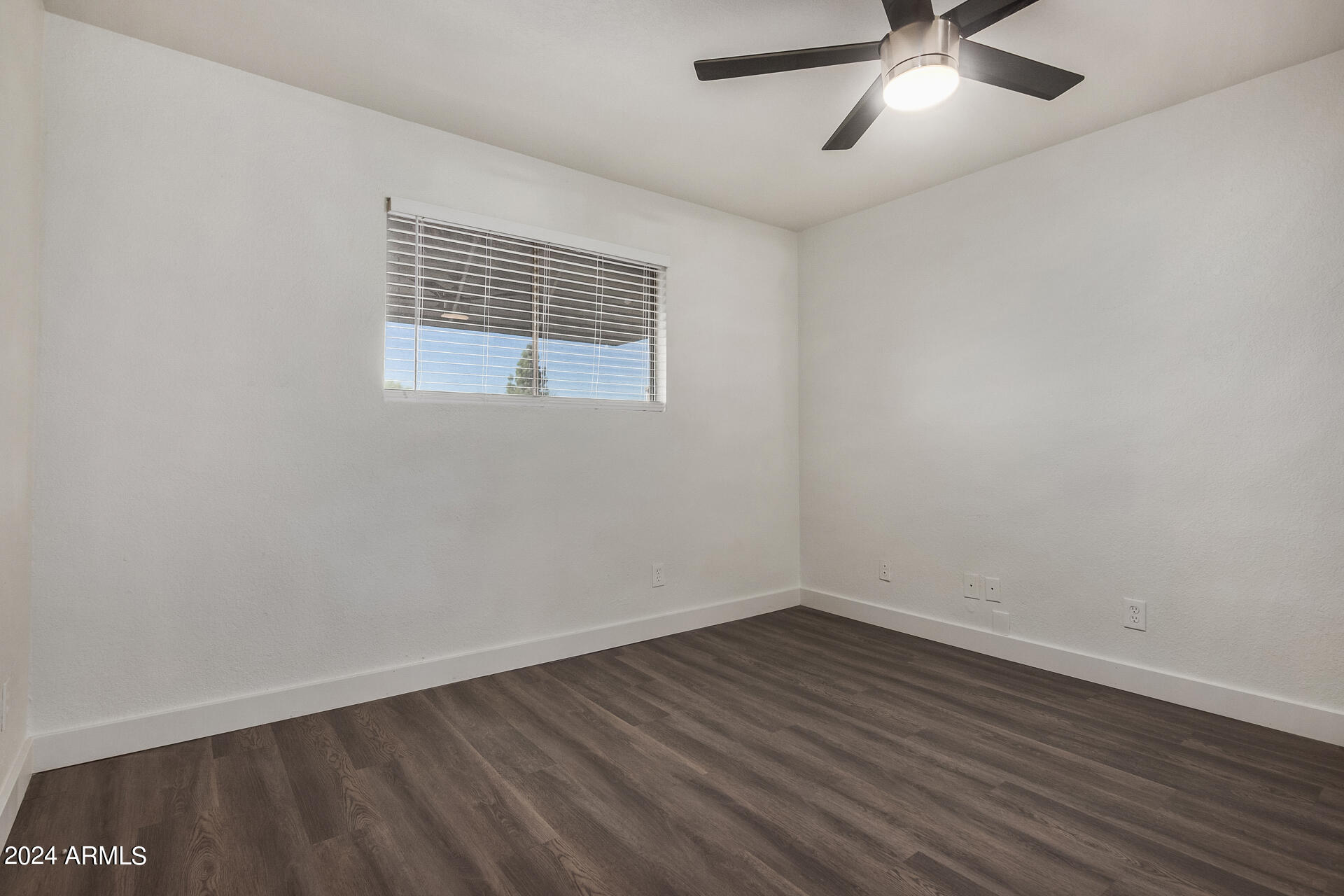 18202 N Cave Creek Road Unit: 17units