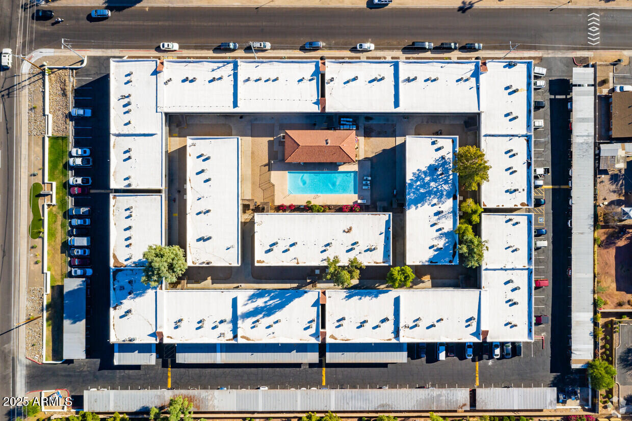 18202 N Cave Creek Road Unit: 17units