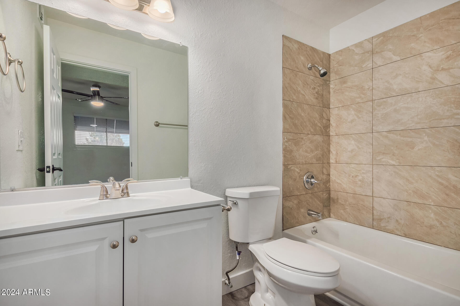 18202 N Cave Creek Road Unit: 17units