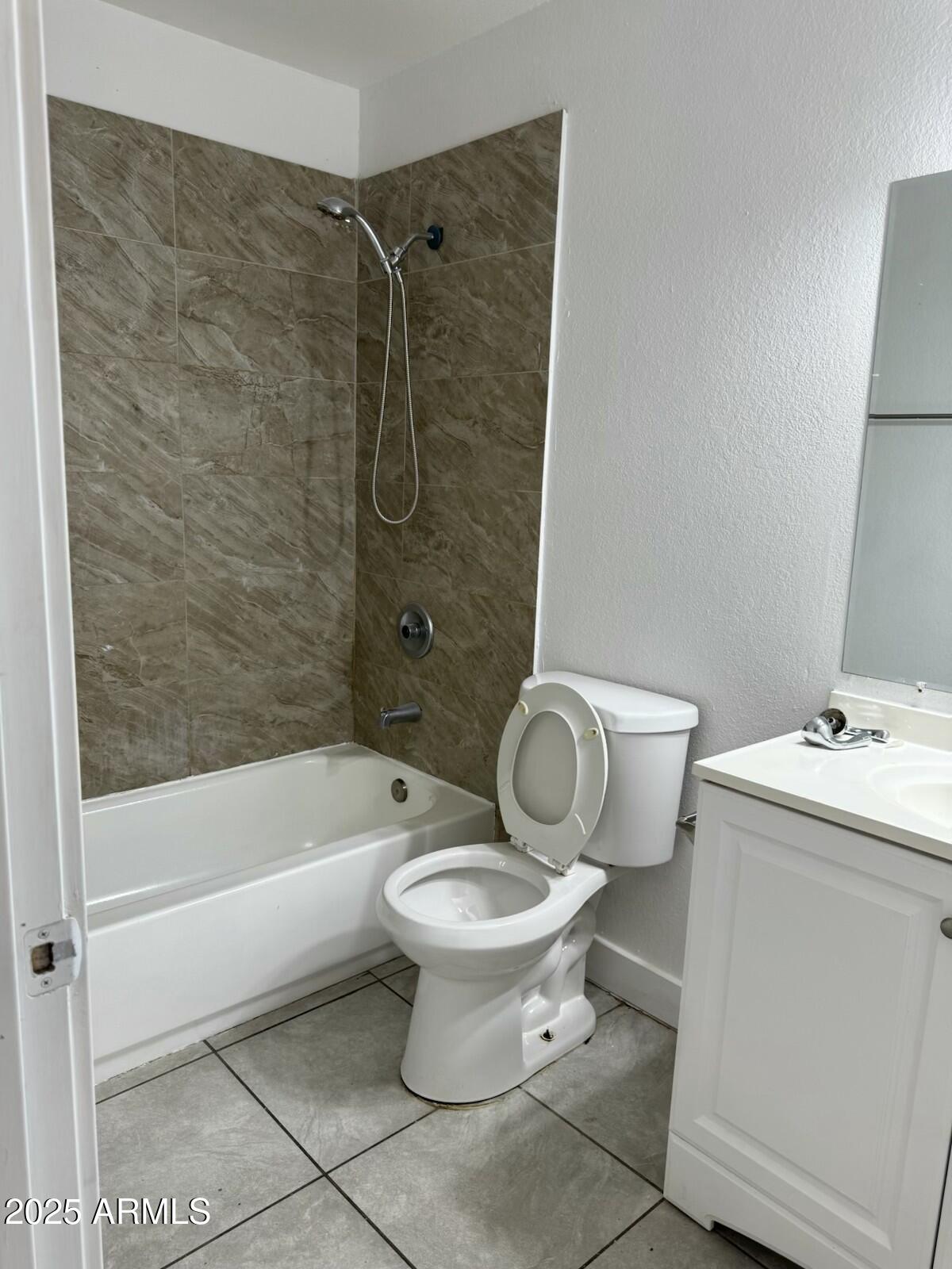 18202 N Cave Creek Road Unit: 17units