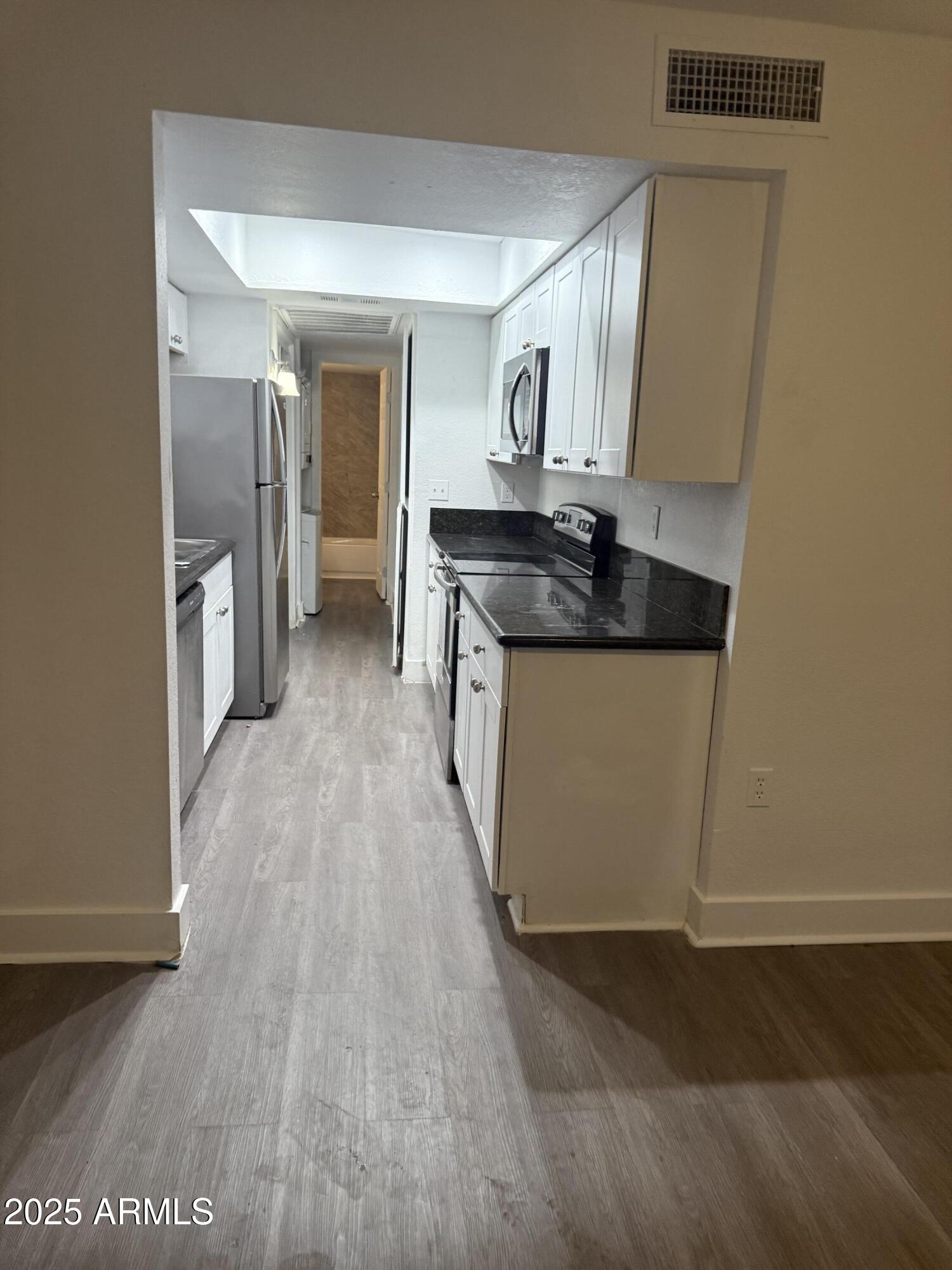 18202 N Cave Creek Road Unit: 17units