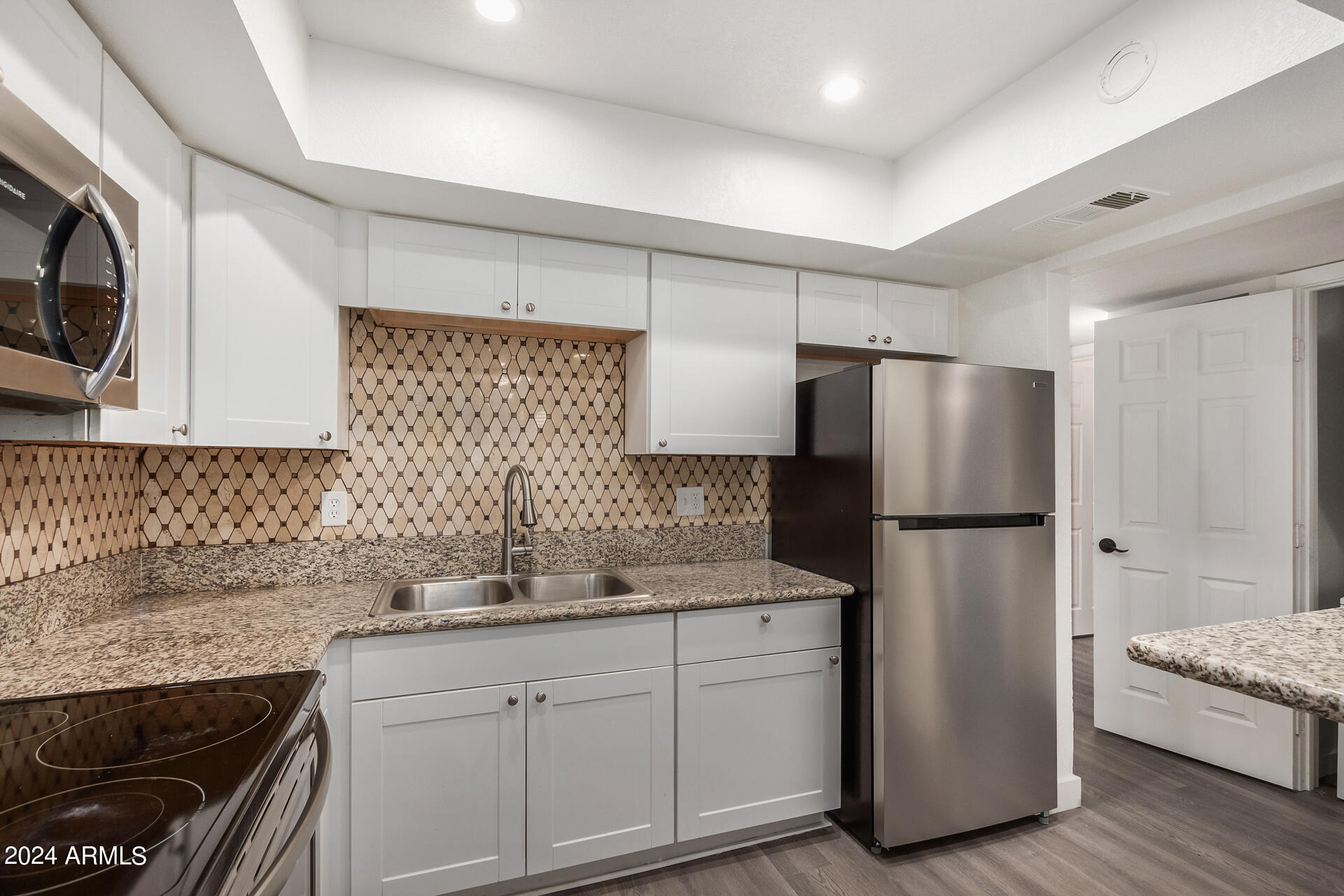18202 N Cave Creek Road Unit: 5 units