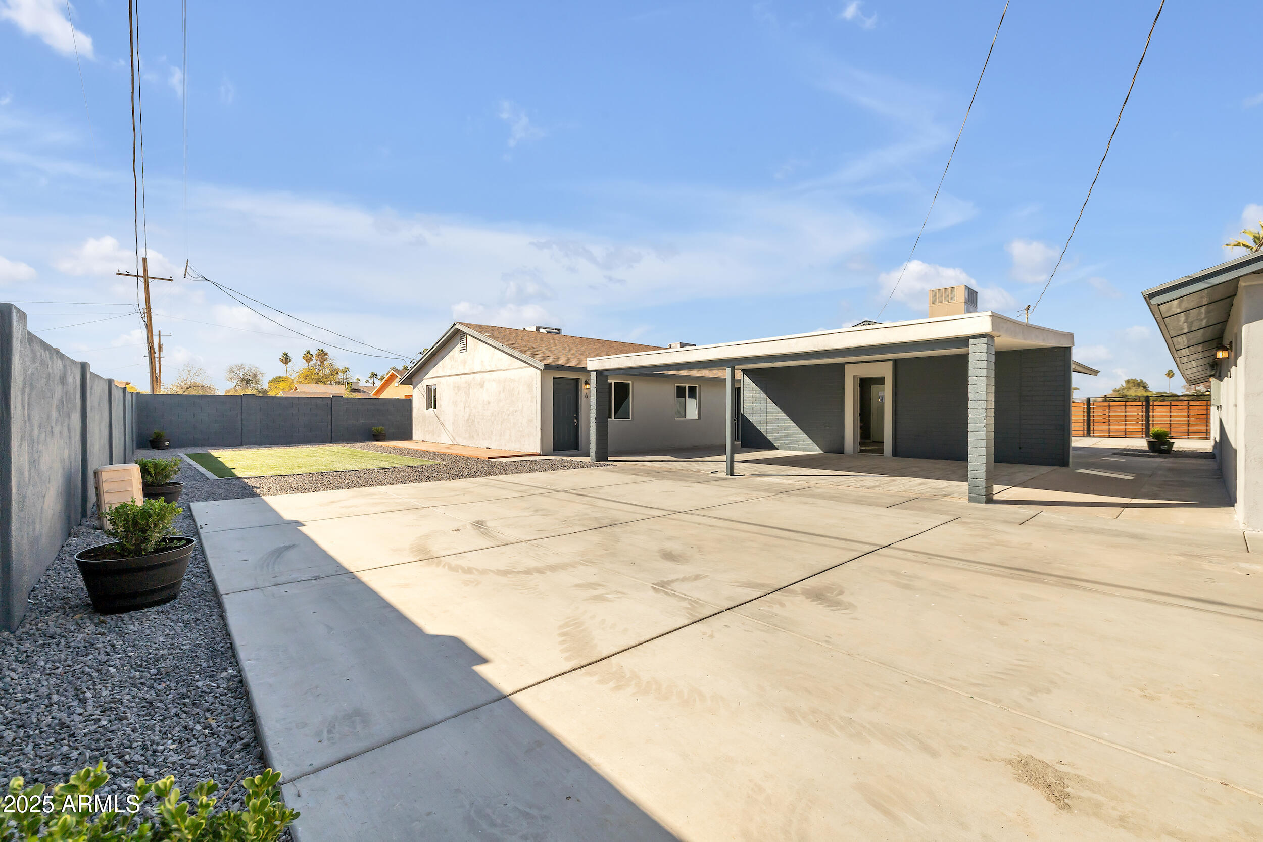 5501 W ORANGEWOOD Avenue