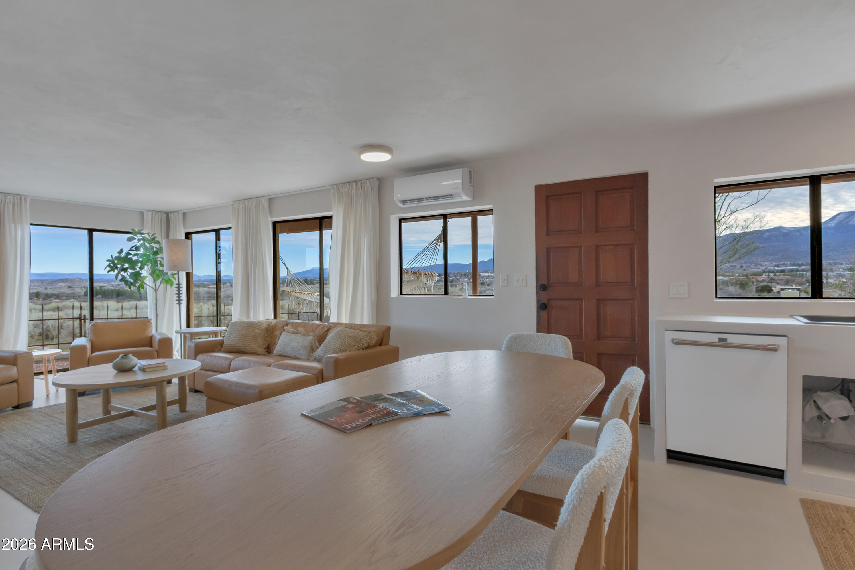 695 E Cliffside Drive