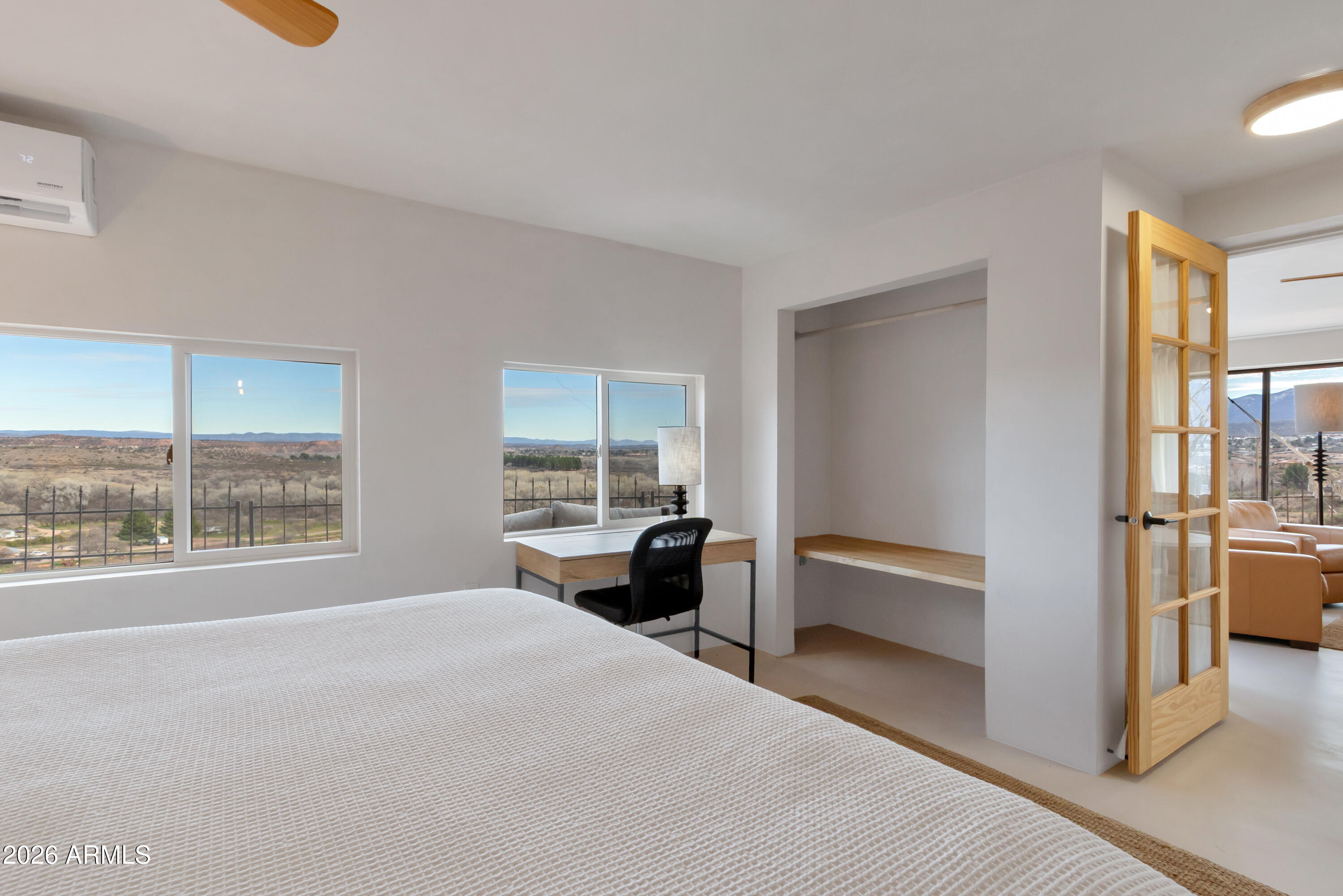 695 E Cliffside Drive