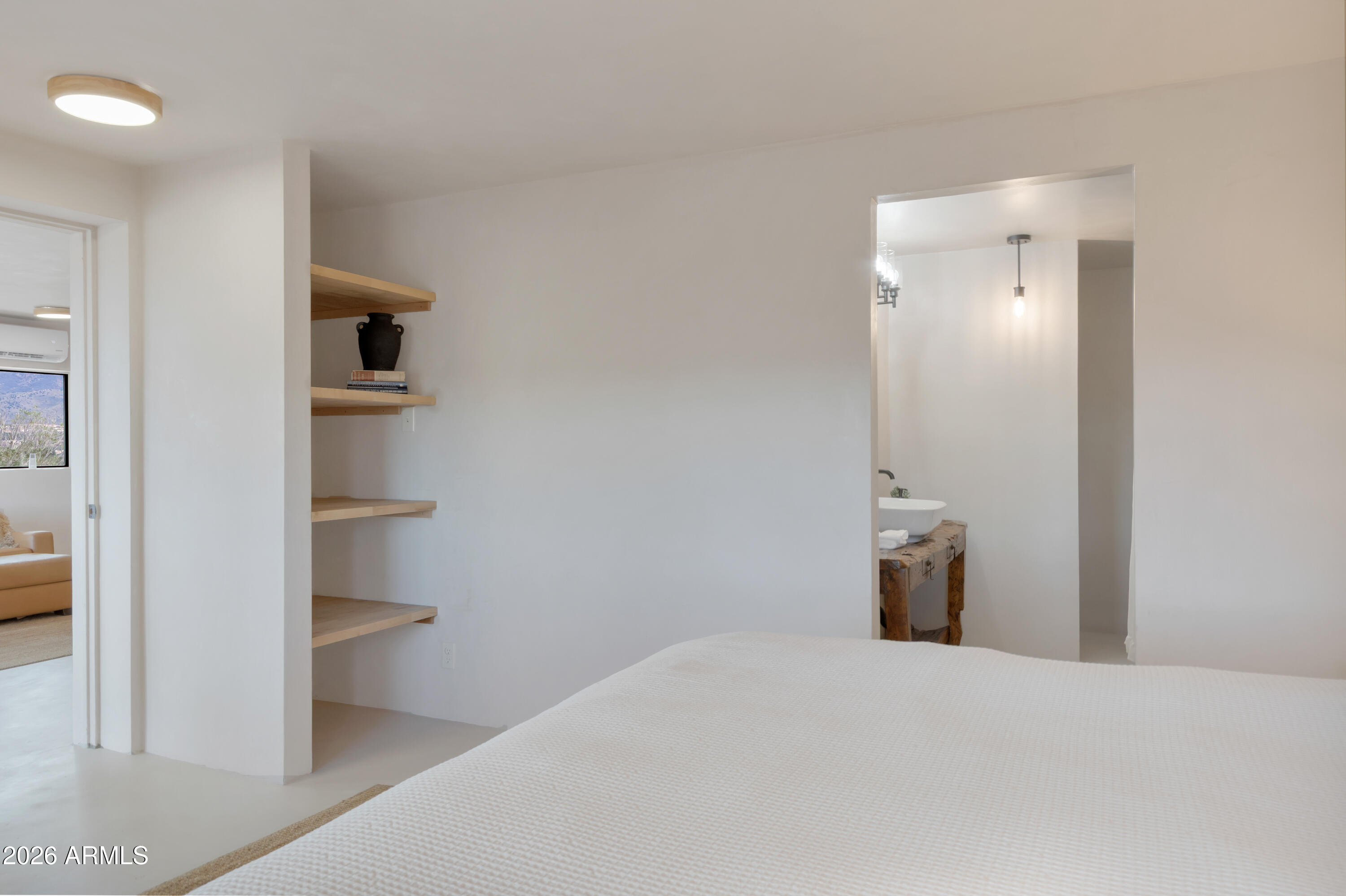 695 E Cliffside Drive