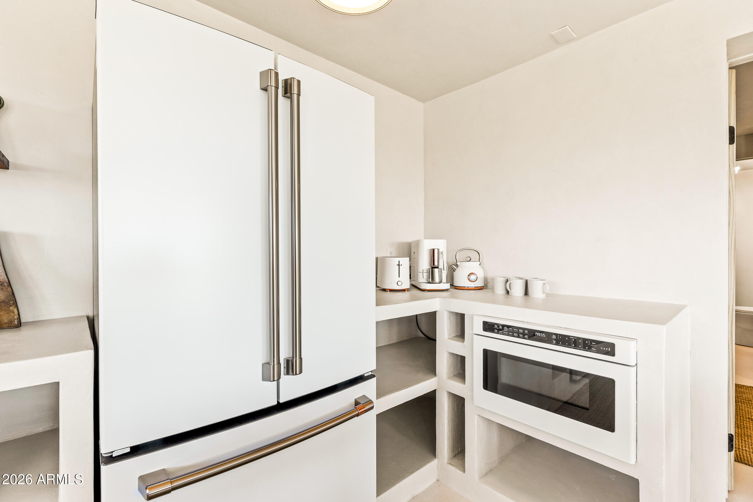 695 E Cliffside Drive