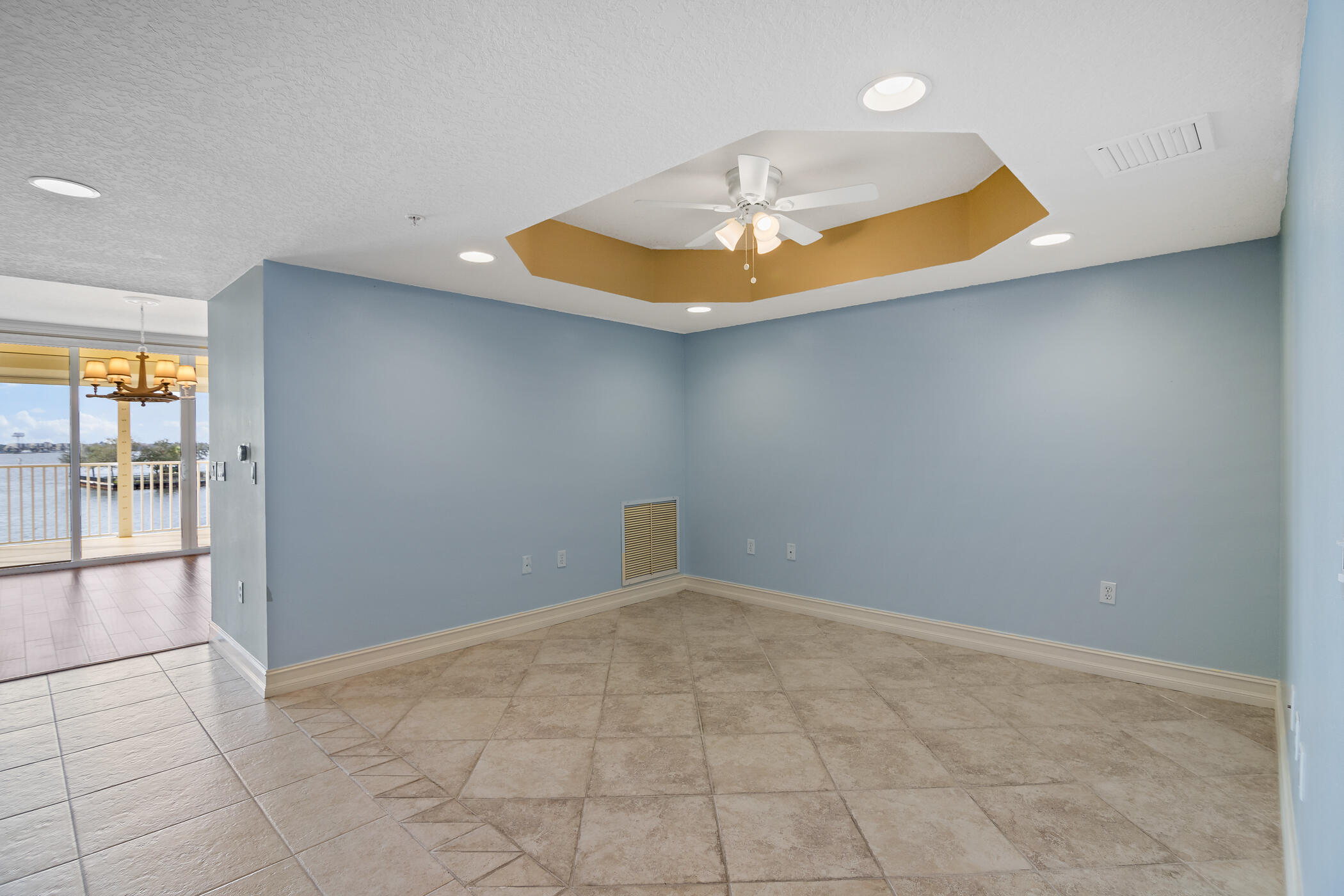 134 Starboard Lane 204