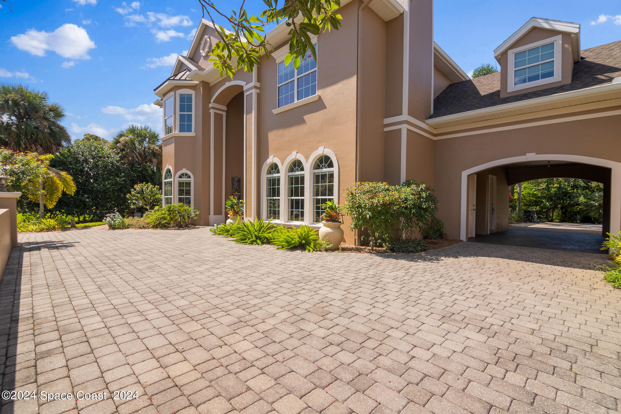 3851 Indian River Drive