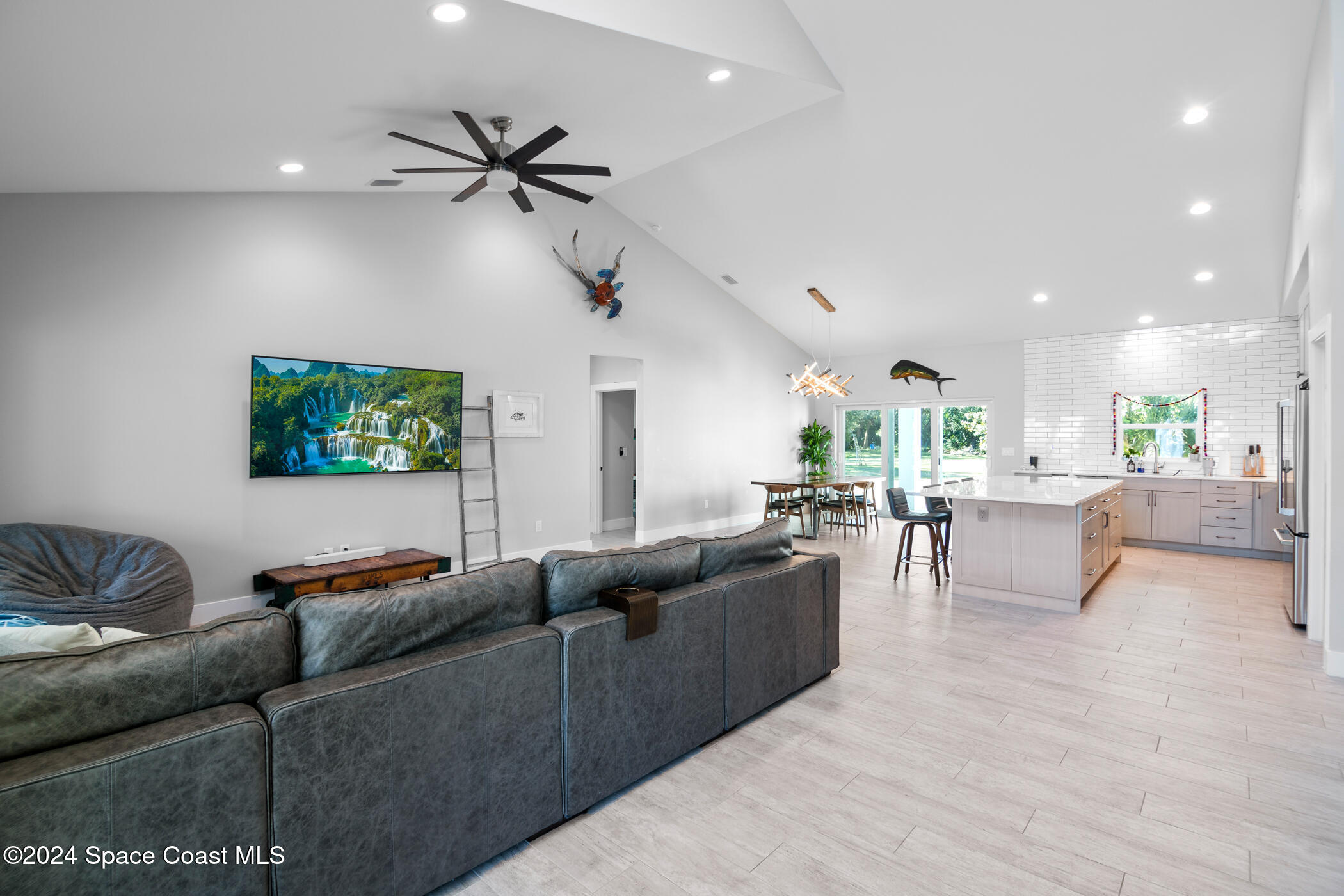 3875 Indian River Drive