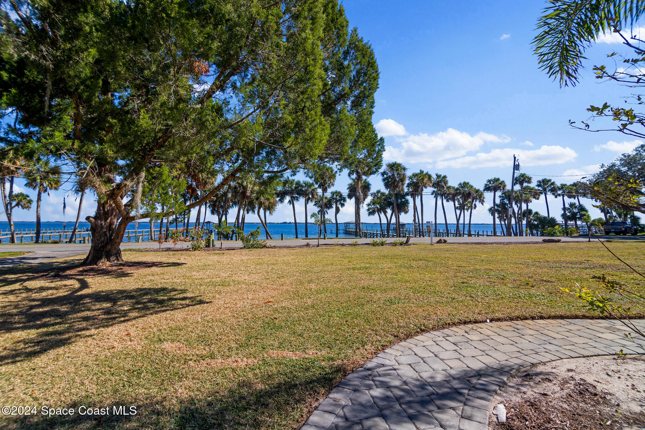 3875 Indian River Drive
