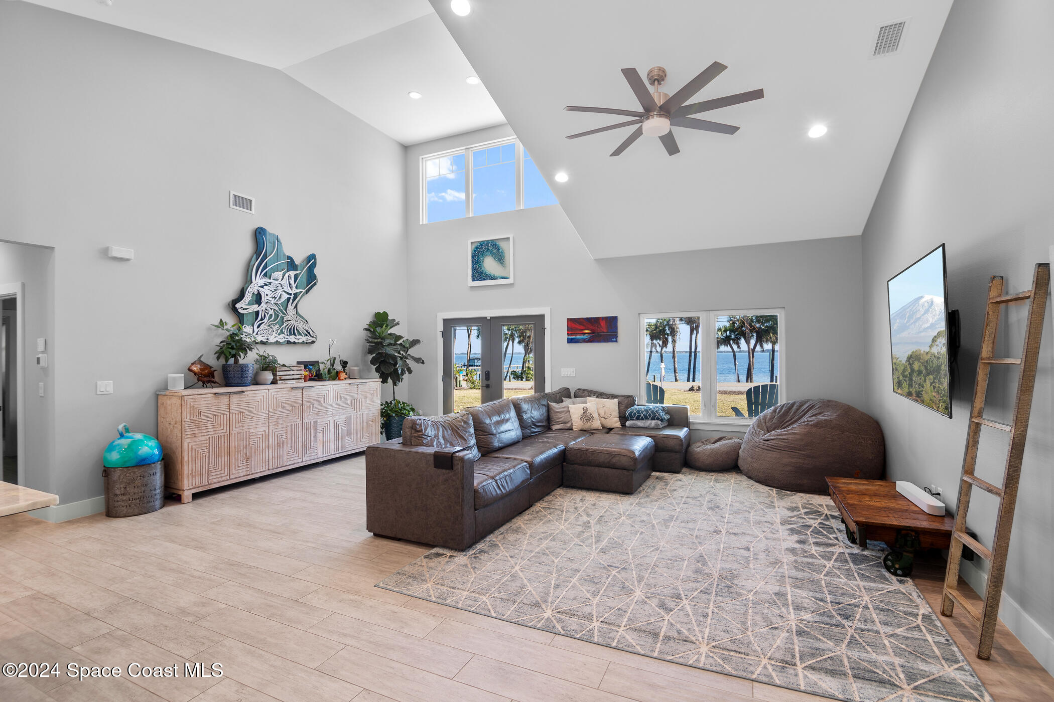 3875 Indian River Drive
