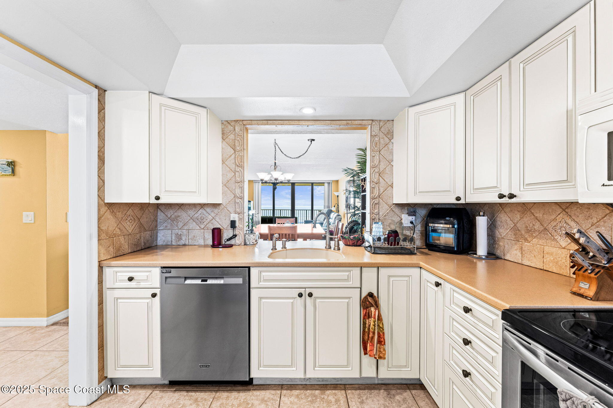 2815 S Atlantic Avenue, 303