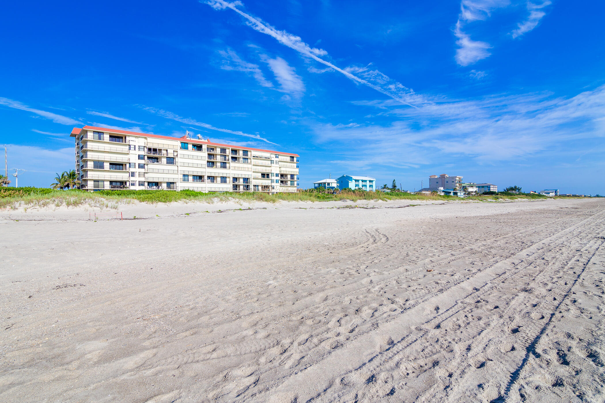 2815 S Atlantic Avenue, 303
