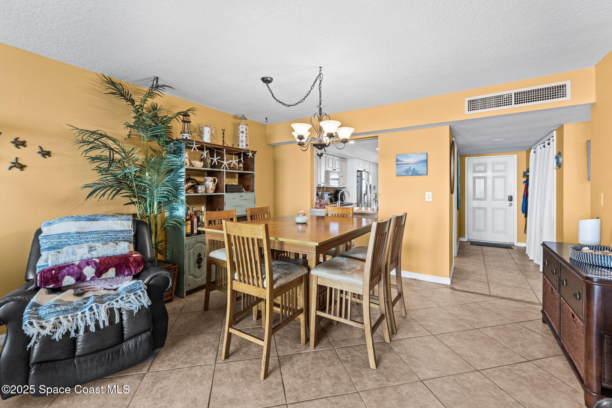 2815 S Atlantic Avenue, 303