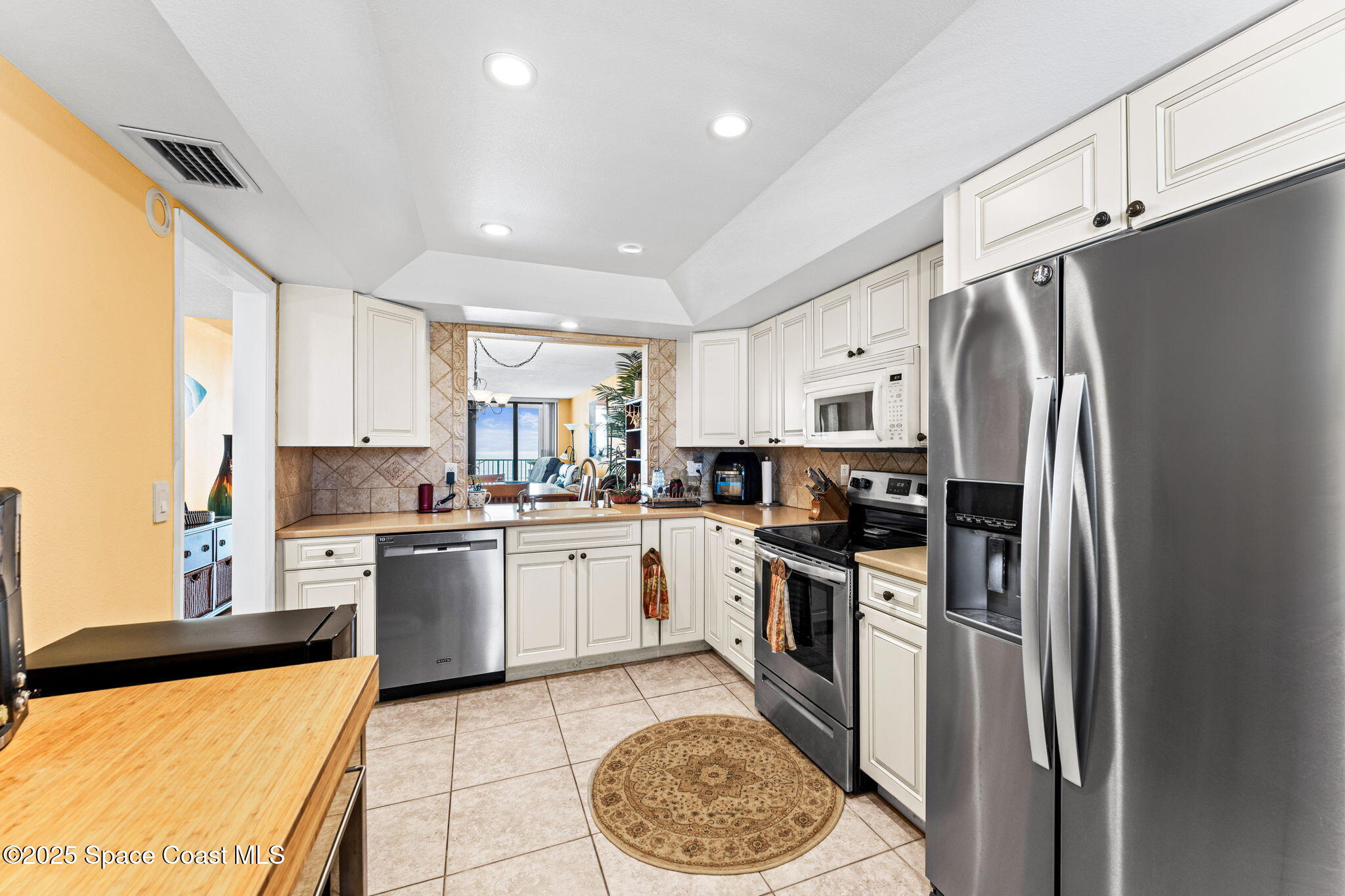 2815 S Atlantic Avenue, 303
