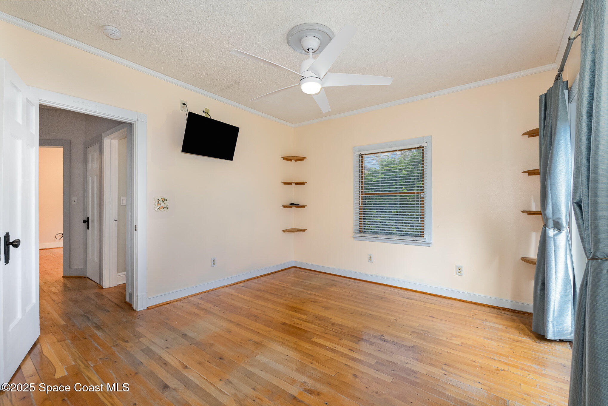 2332 Clairemont Drive
