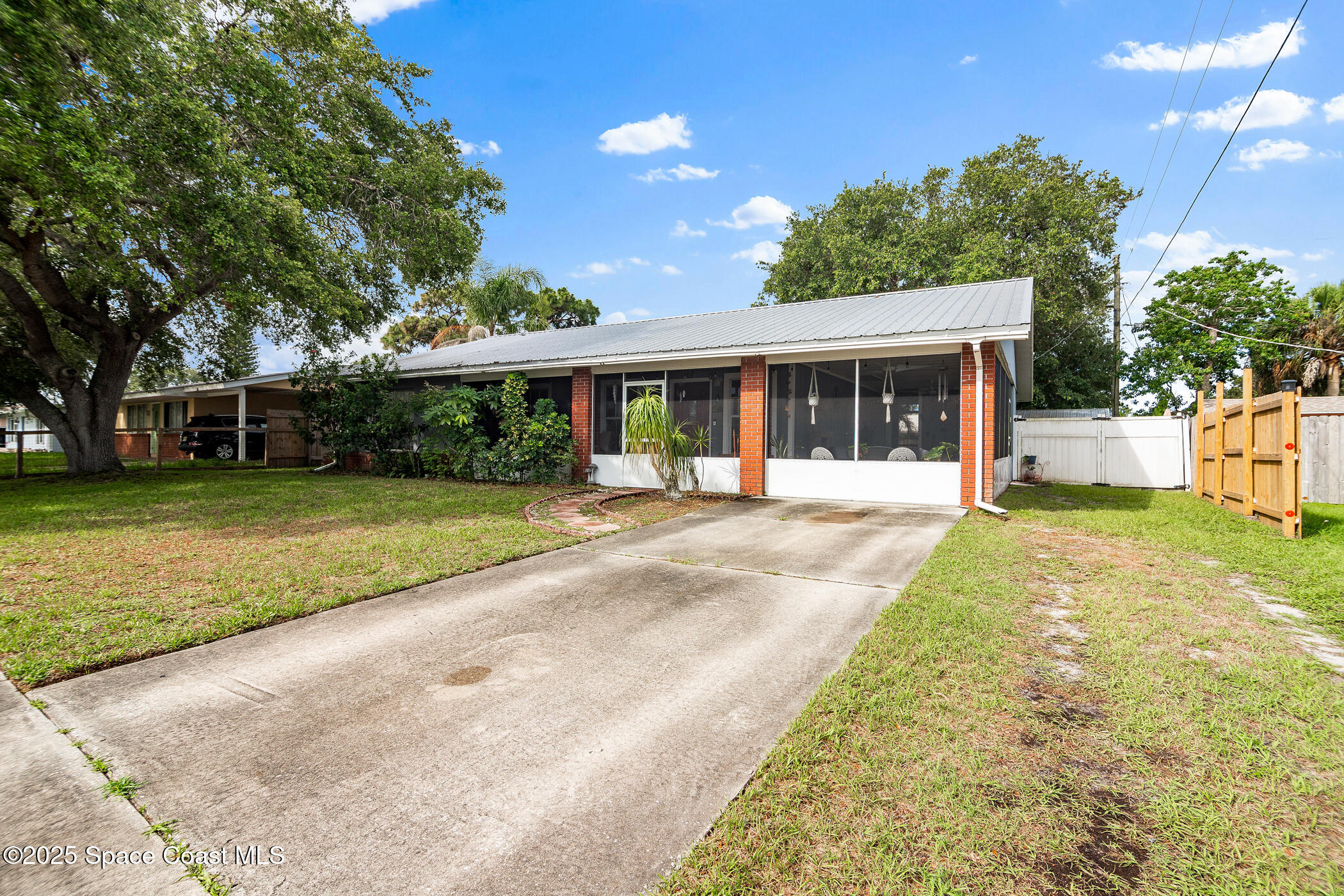 790 Cobblestone Lane NE