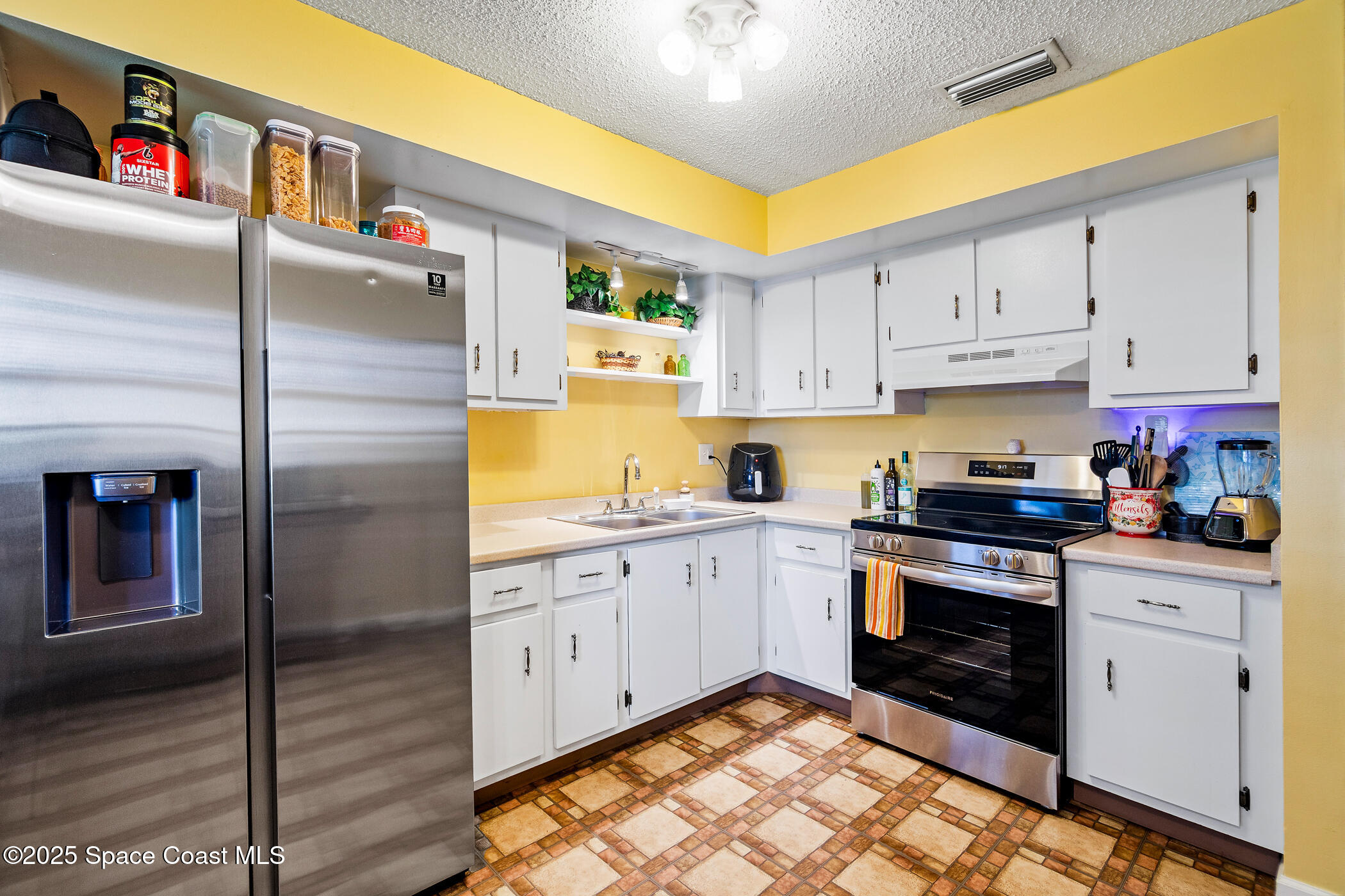 790 Cobblestone Lane NE