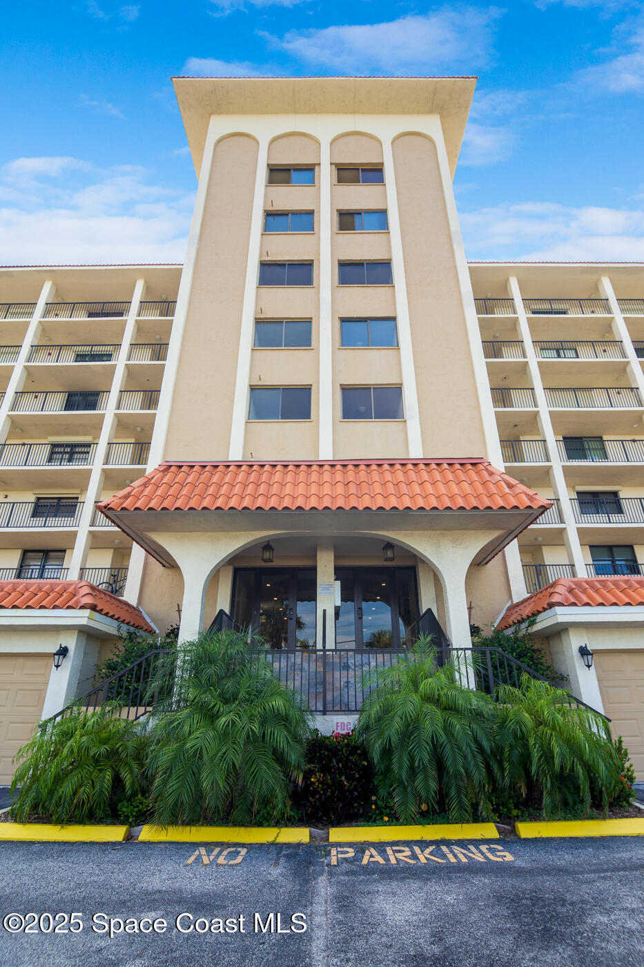 2815 S Atlantic Avenue, 606