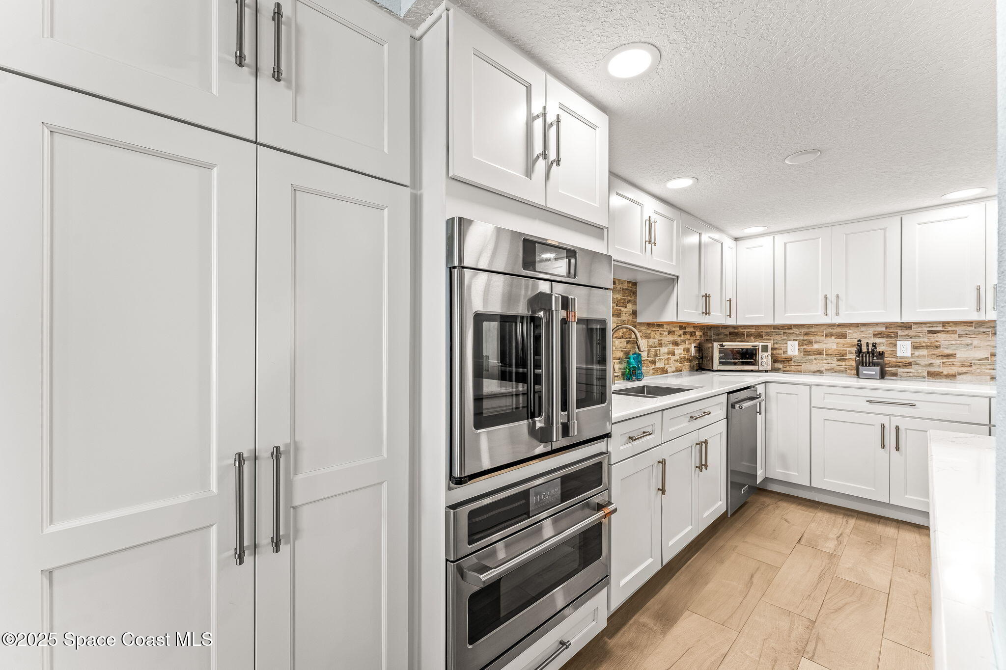2815 S Atlantic Avenue, 606