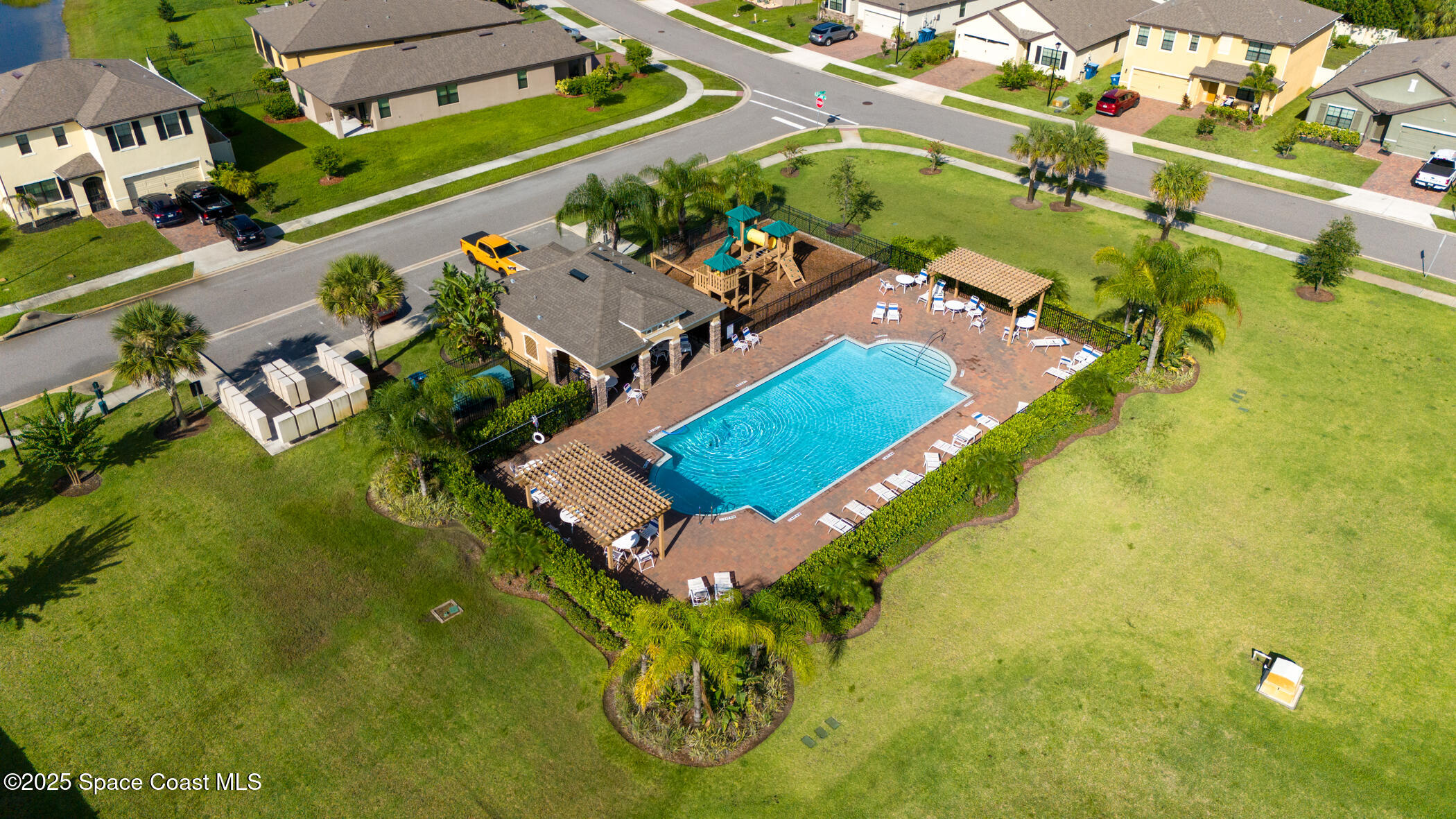 820 Old Country Road SE