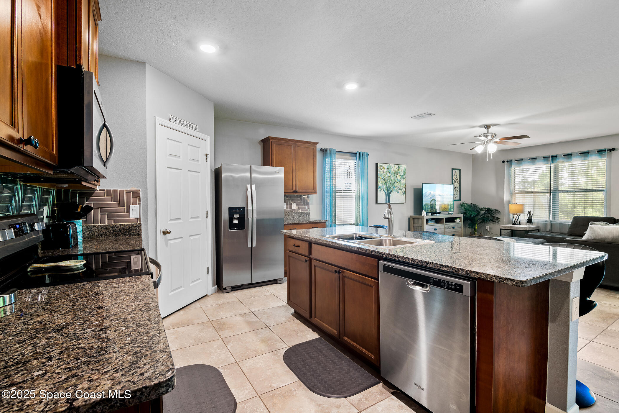 820 Old Country Road SE