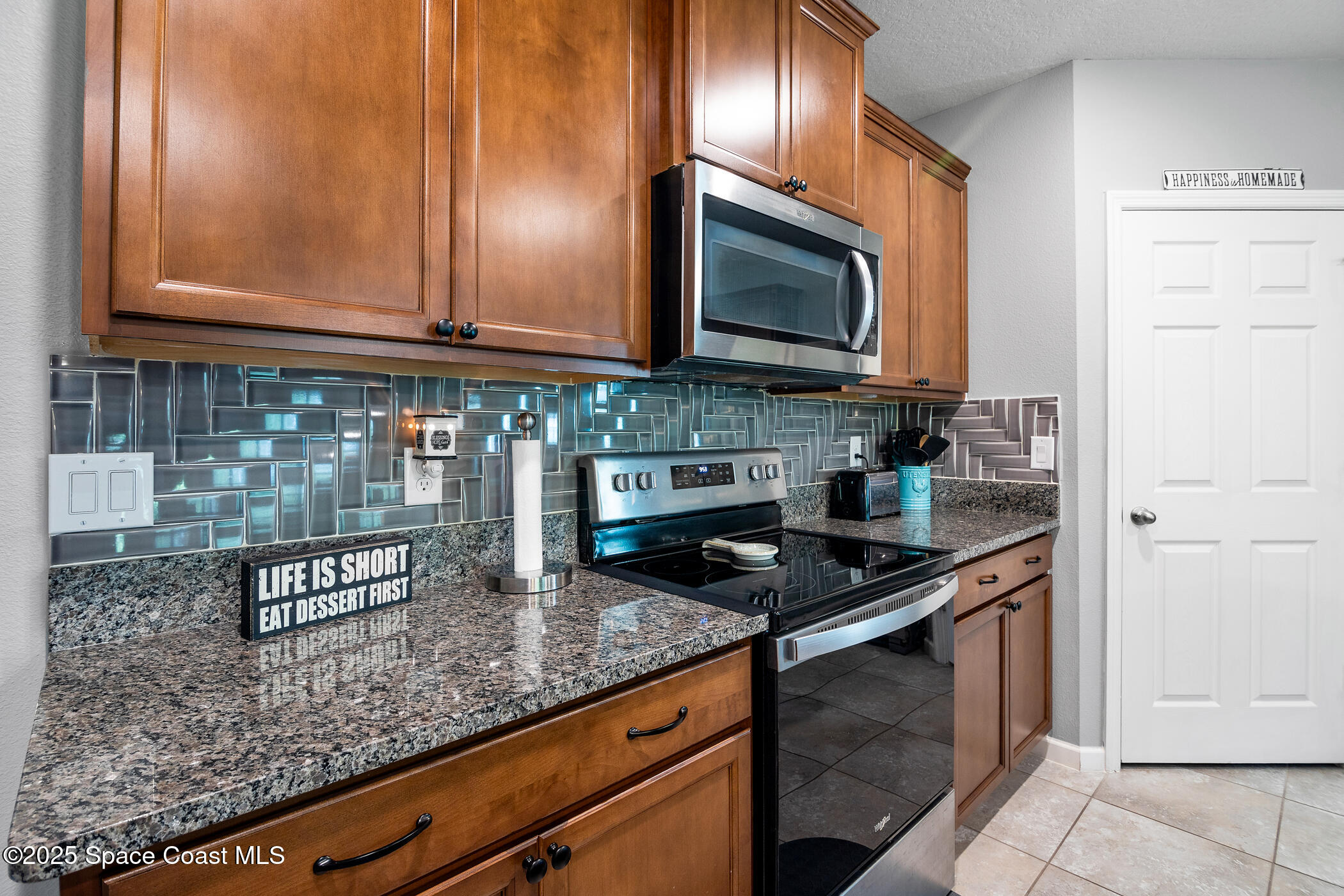 820 Old Country Road SE