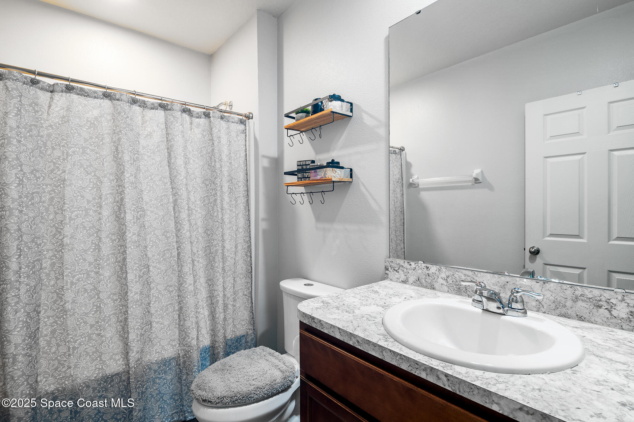 820 Old Country Road SE
