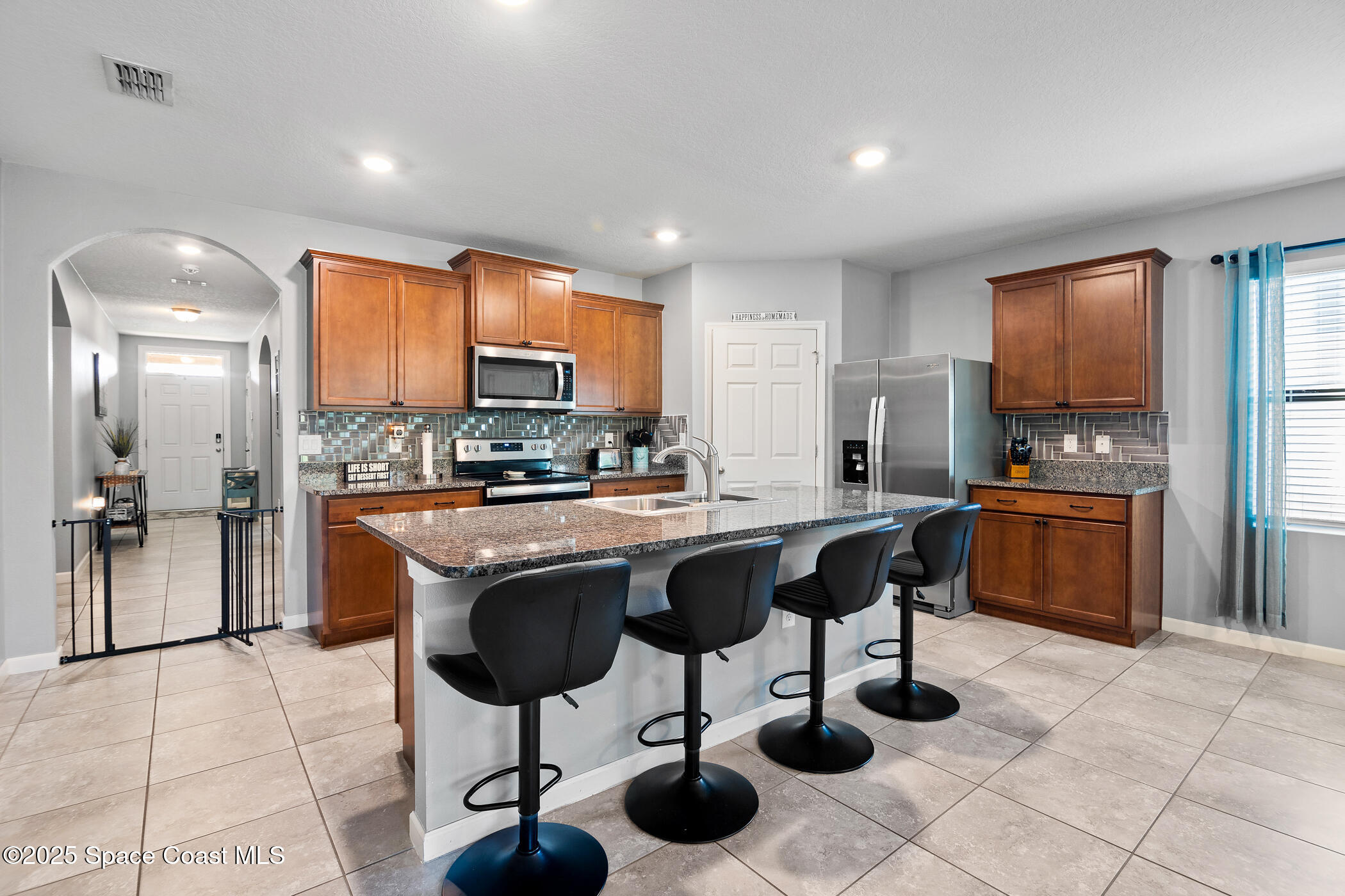 820 Old Country Road SE