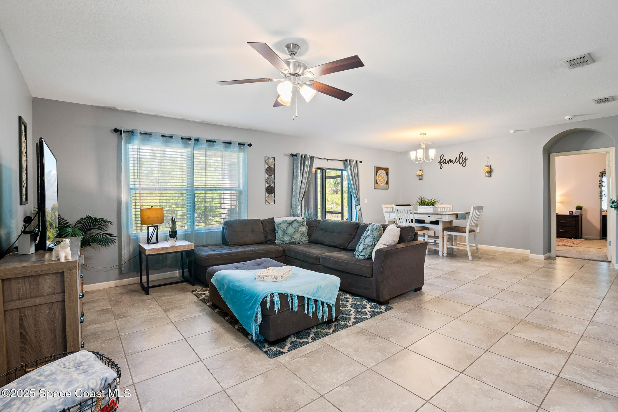 820 Old Country Road SE