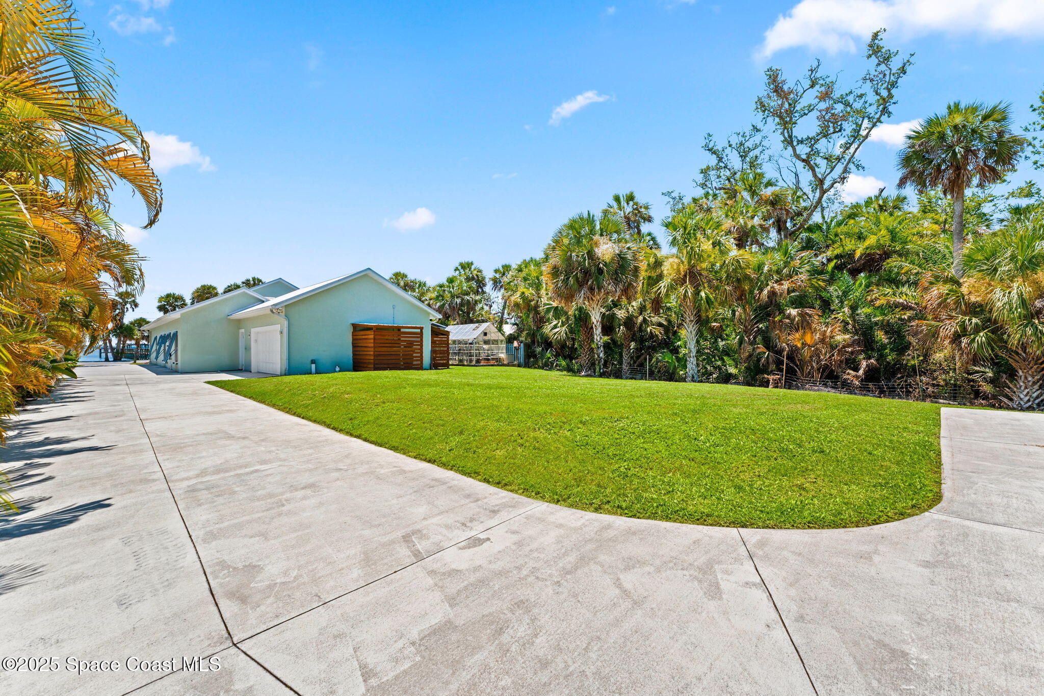 3745 Indian River Drive