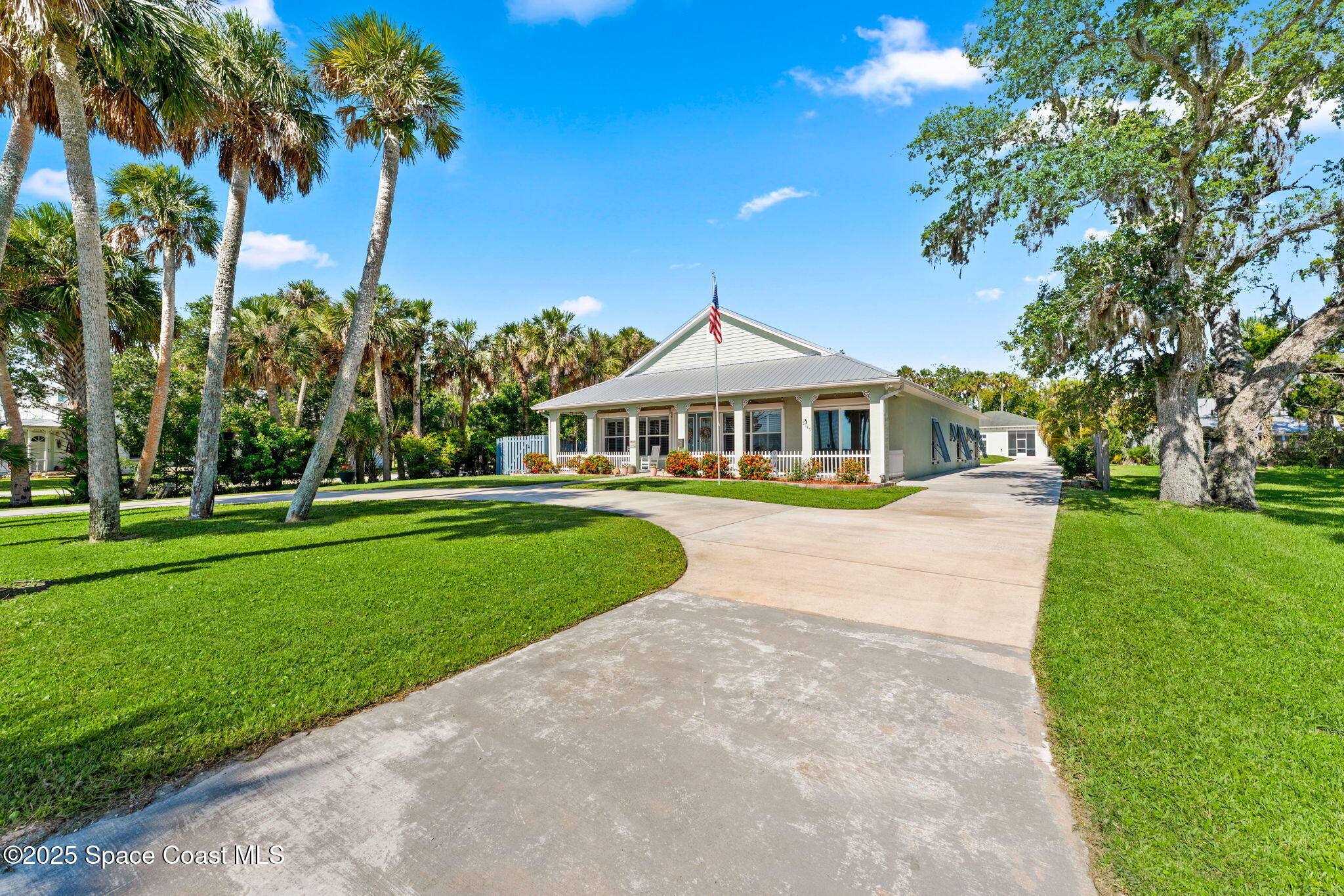 3745 Indian River Drive