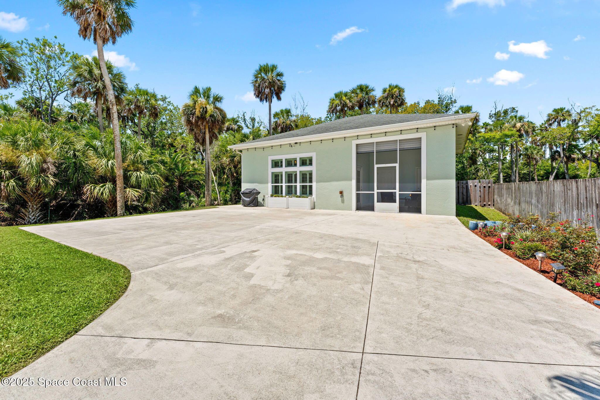 3745 Indian River Drive
