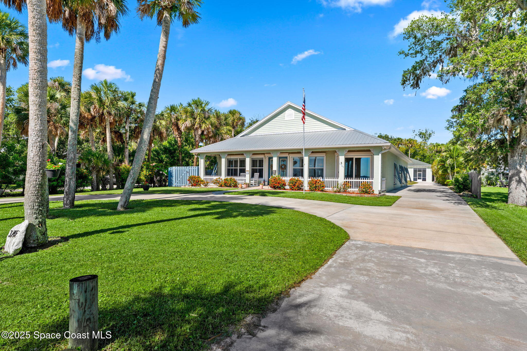 3745 Indian River Drive