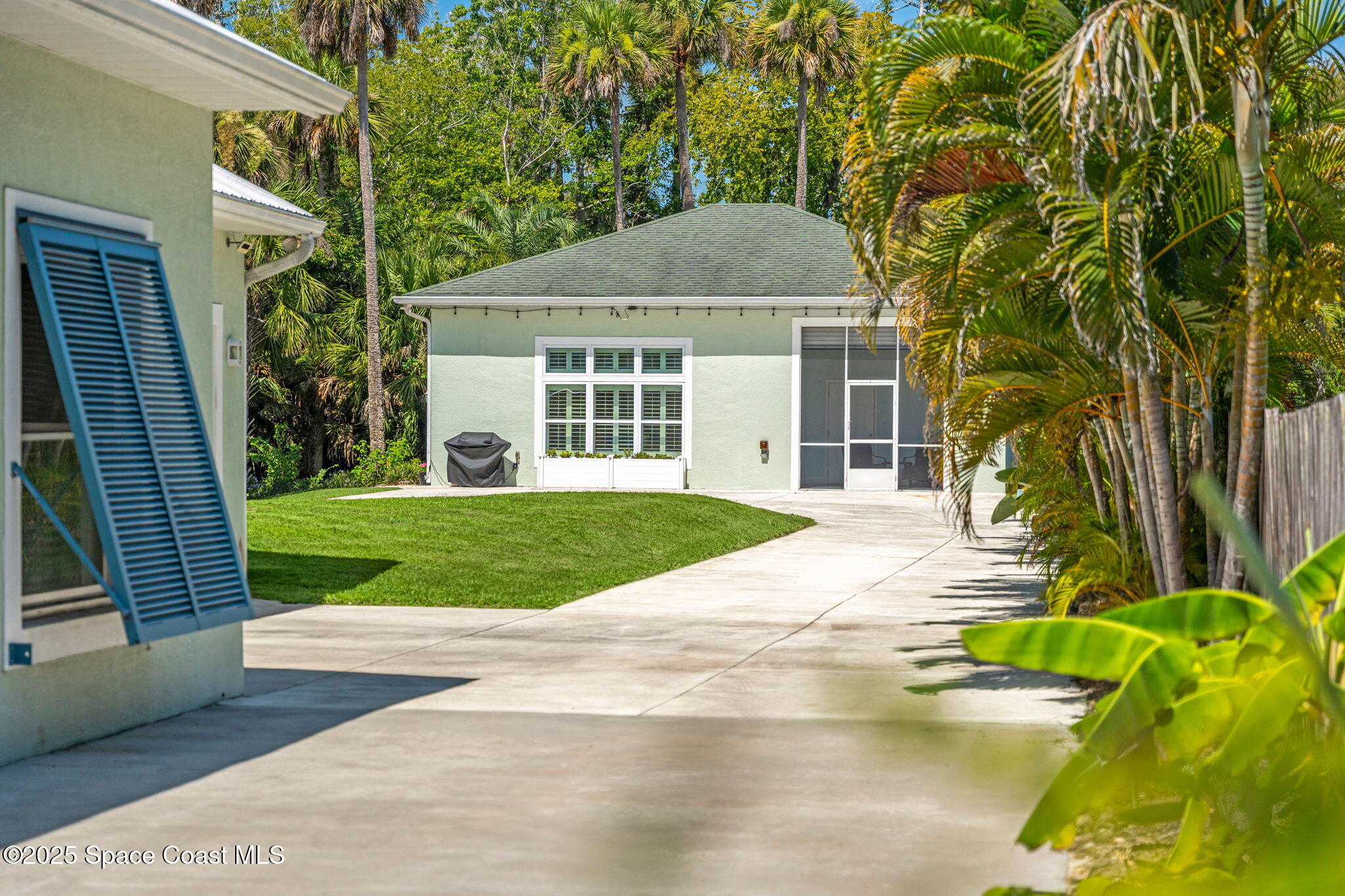 3745 Indian River Drive