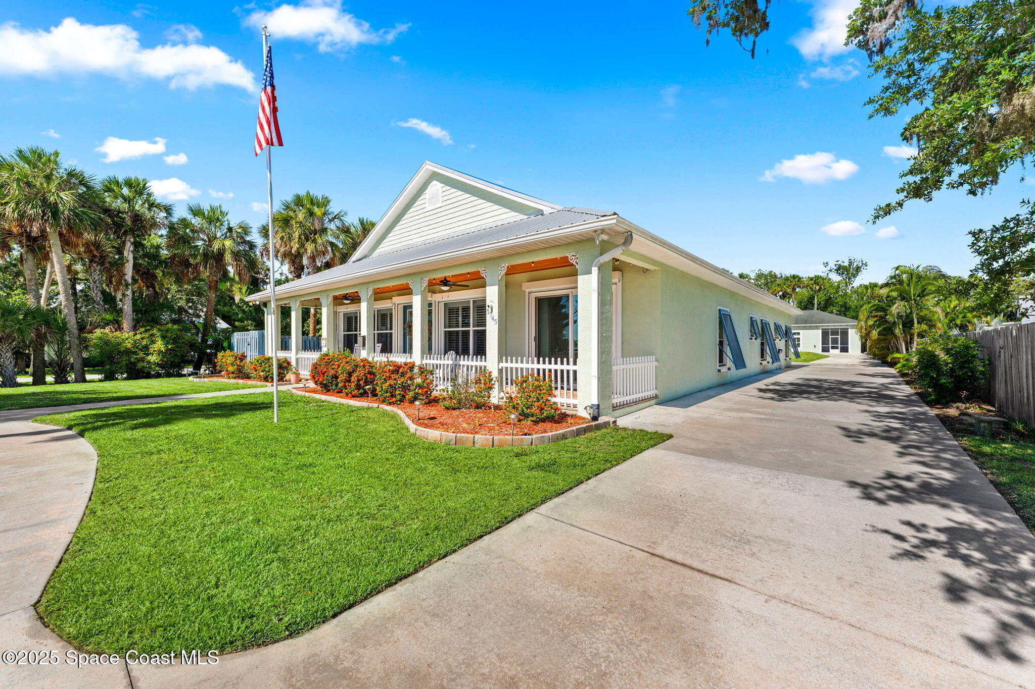3745 Indian River Drive