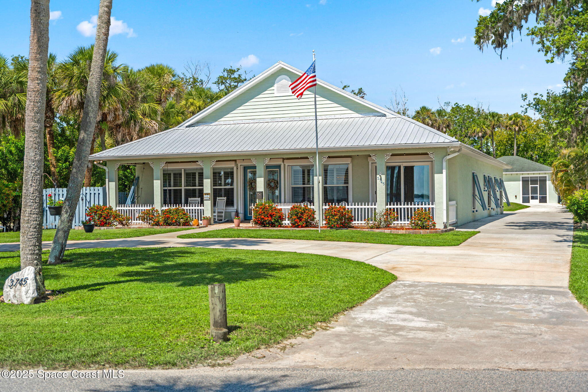 3745 Indian River Drive
