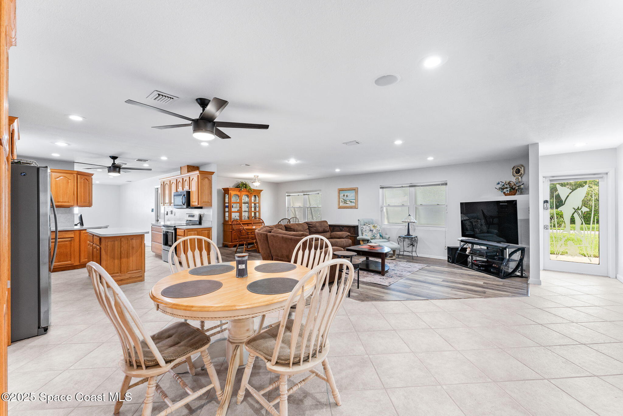 1529 Bay Shore Drive
